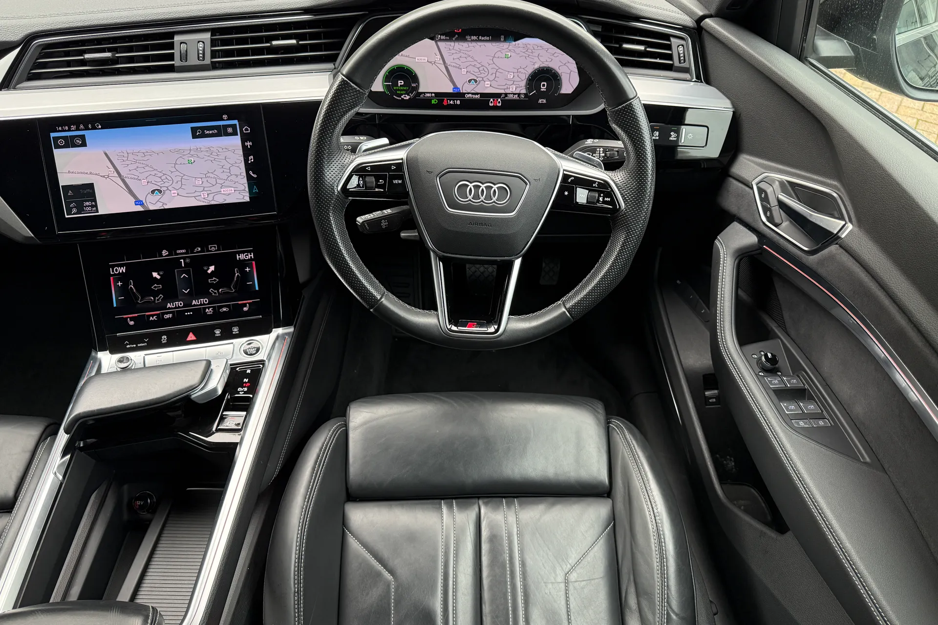 Audi e-tron thumbnail image number 65