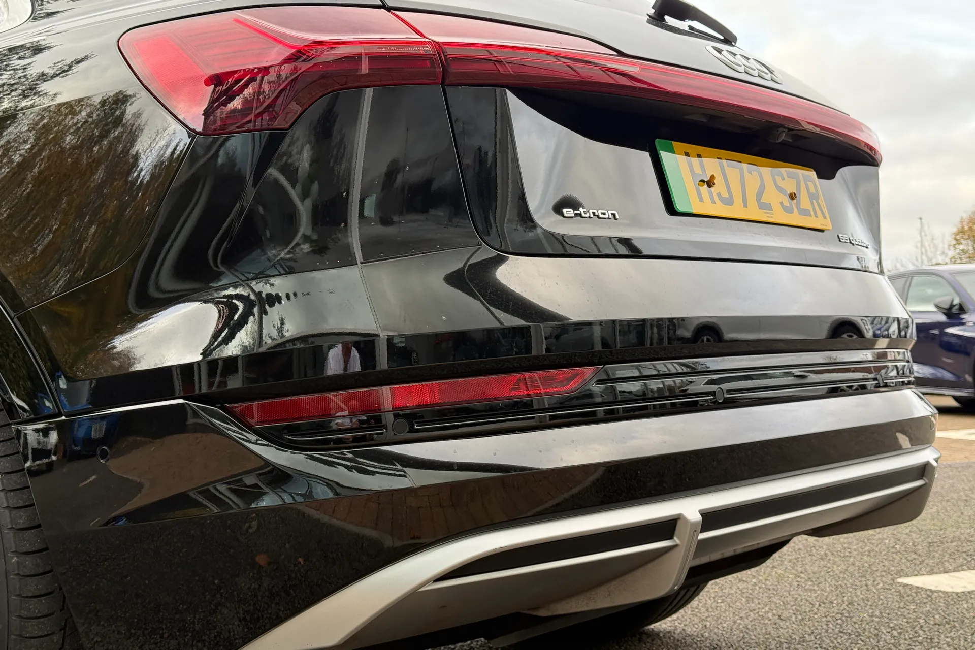 Audi e-tron thumbnail image number 26