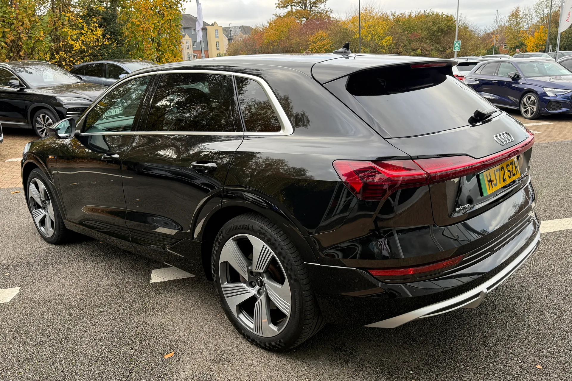 Audi e-tron thumbnail image number 21