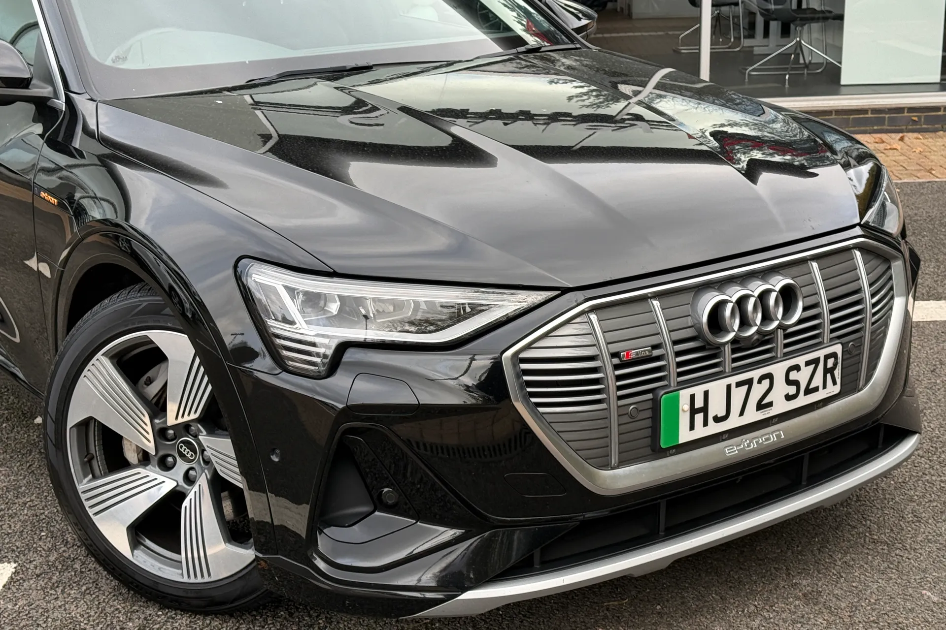 Audi e-tron thumbnail image number 7