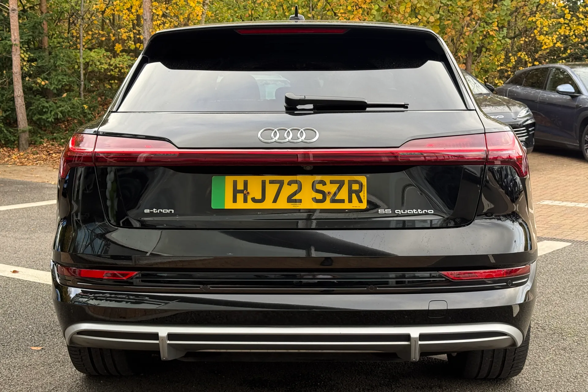 Audi e-tron thumbnail image number 17
