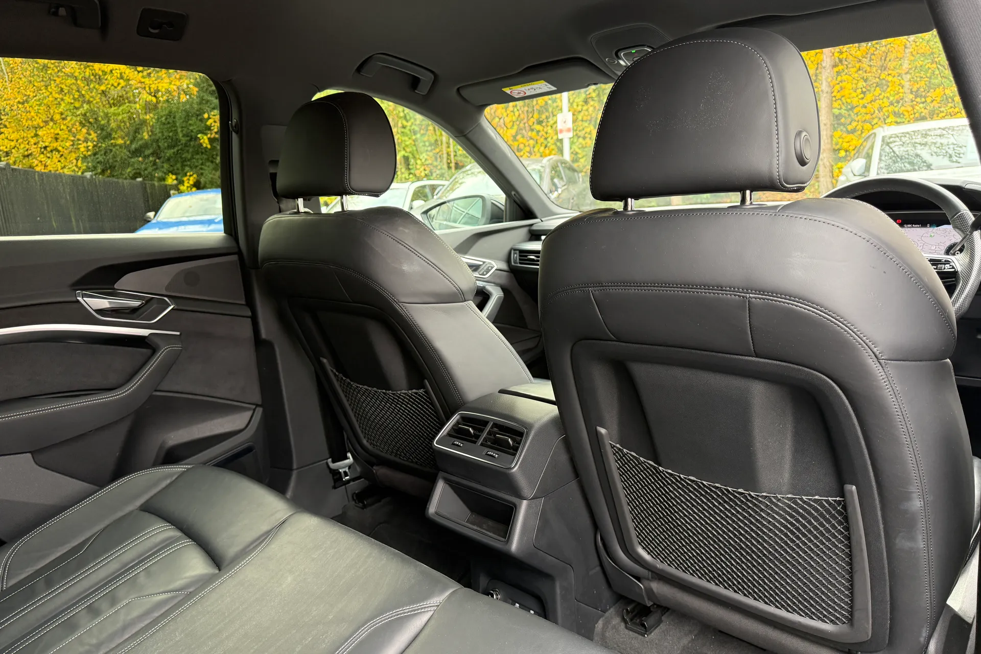 Audi e-tron thumbnail image number 35