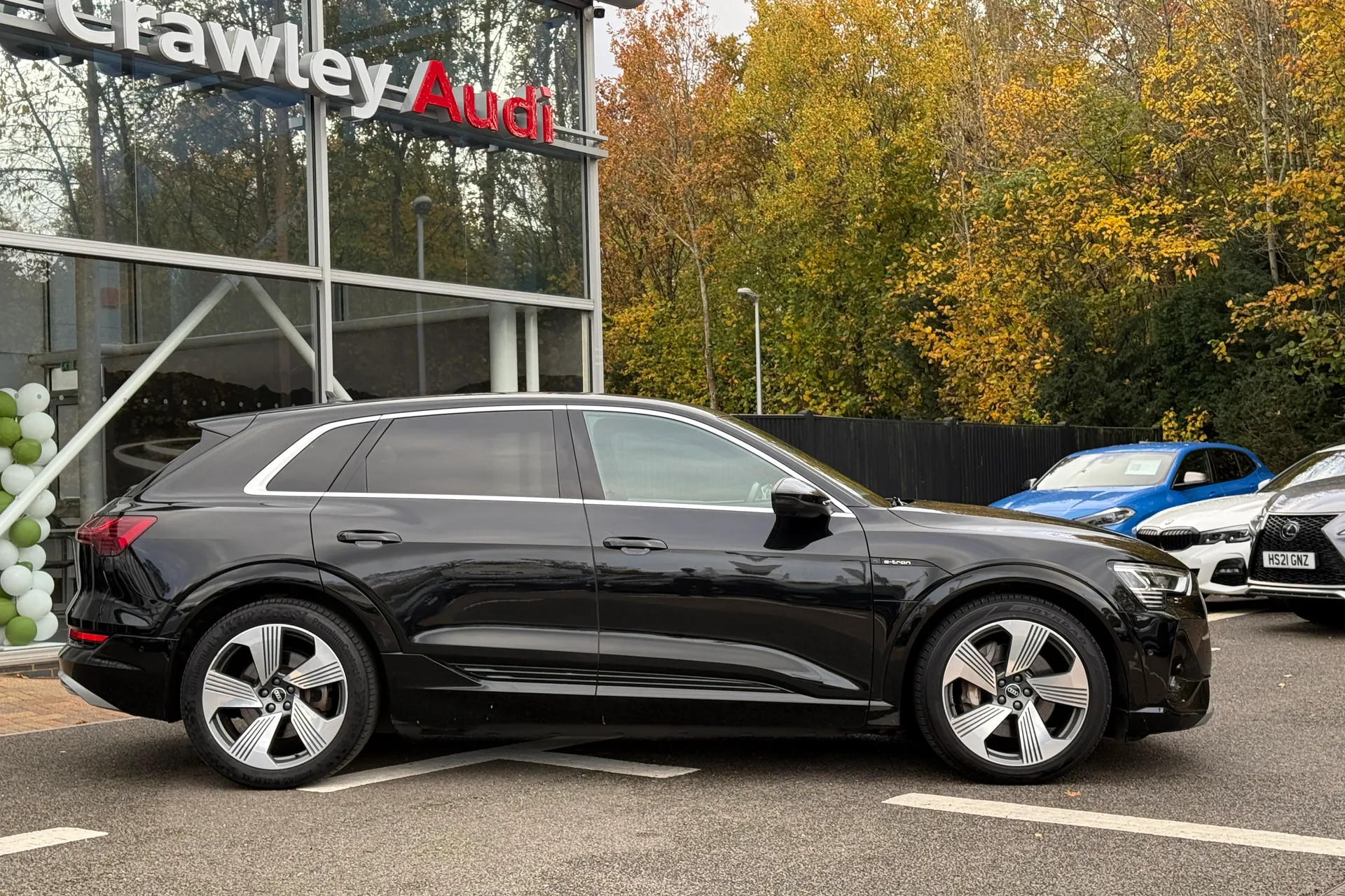 Audi e-tron thumbnail image number 2