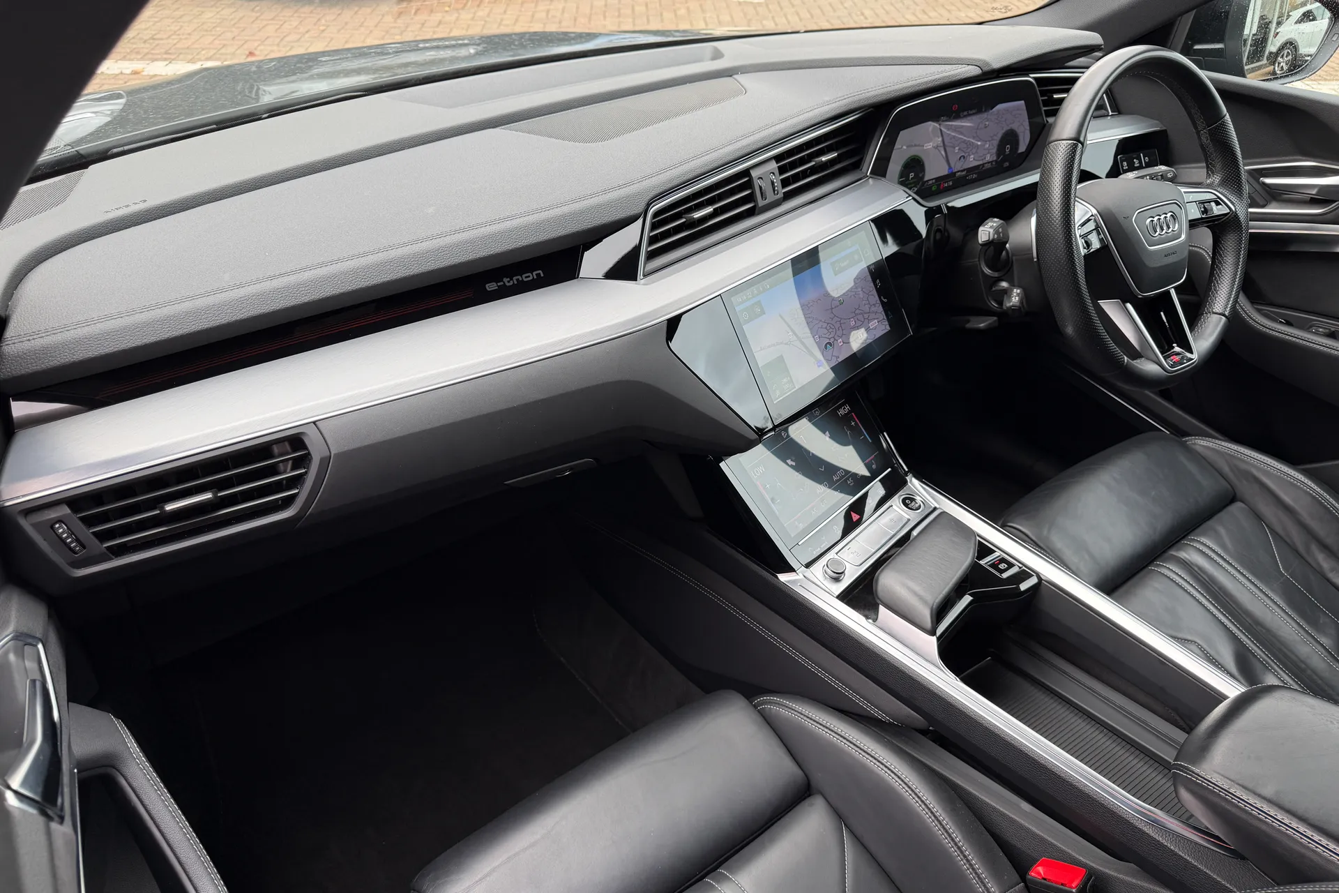 Audi e-tron thumbnail image number 58