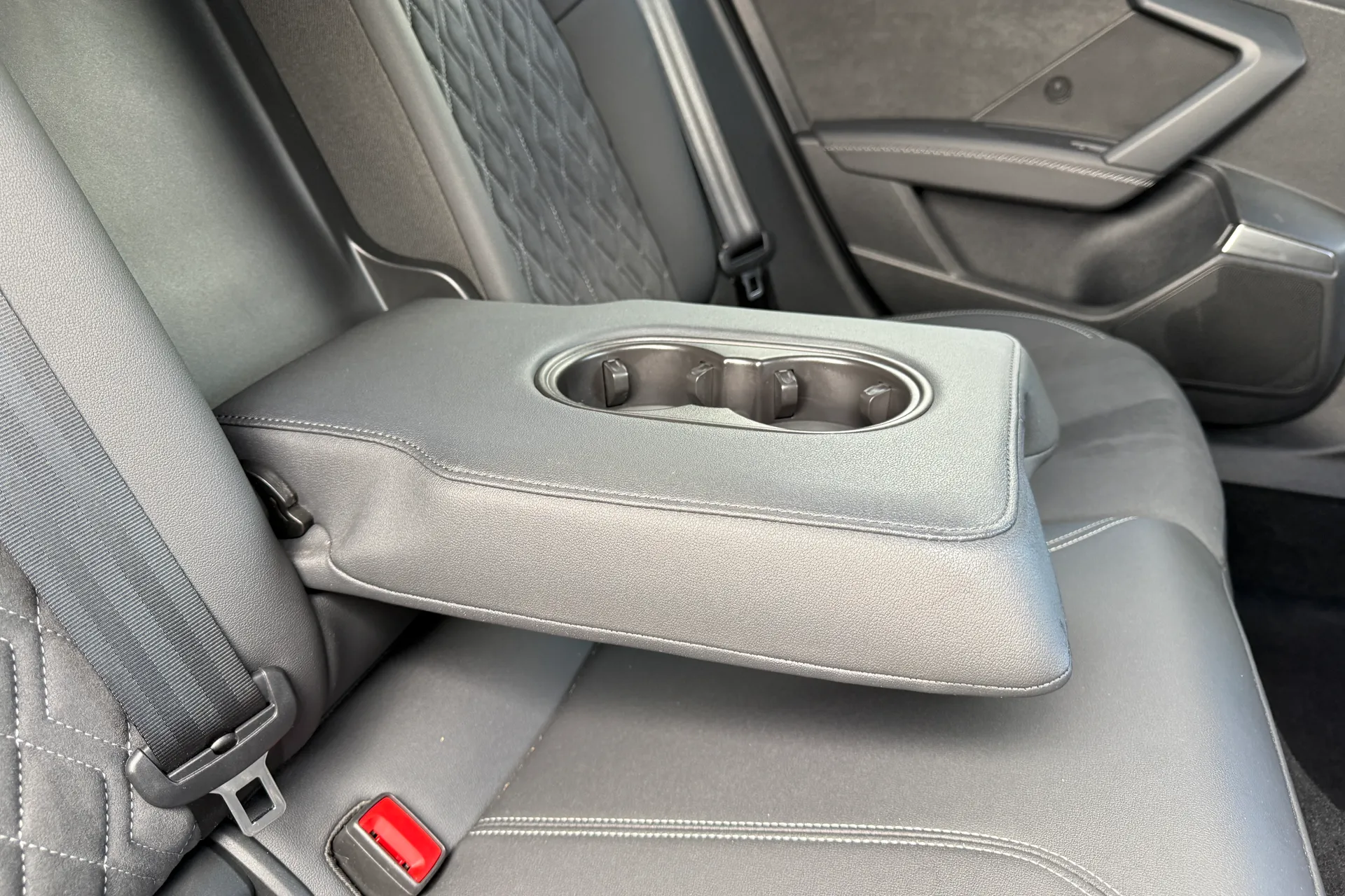 Audi A3 thumbnail image number 47