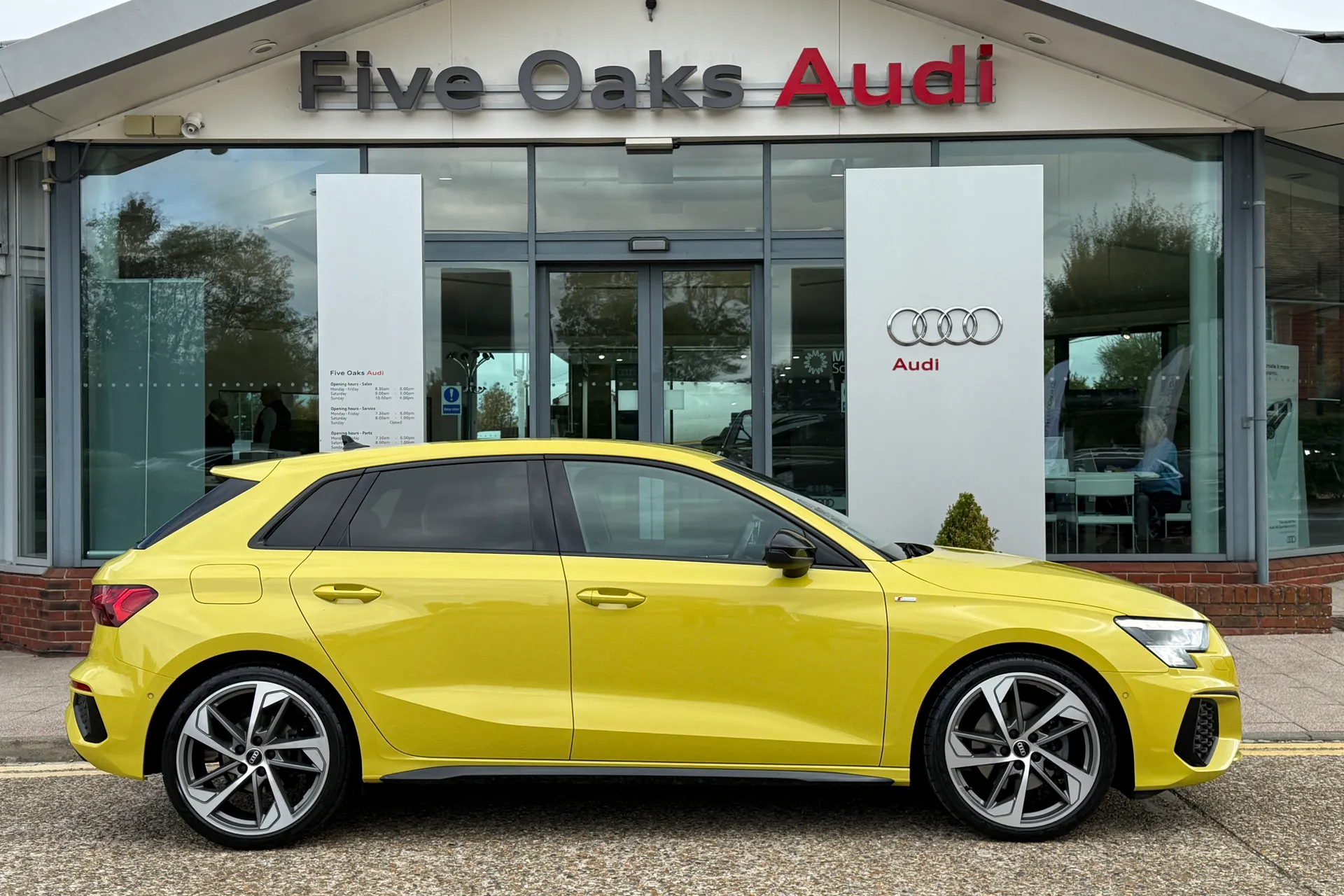 Audi A3 thumbnail image number 2