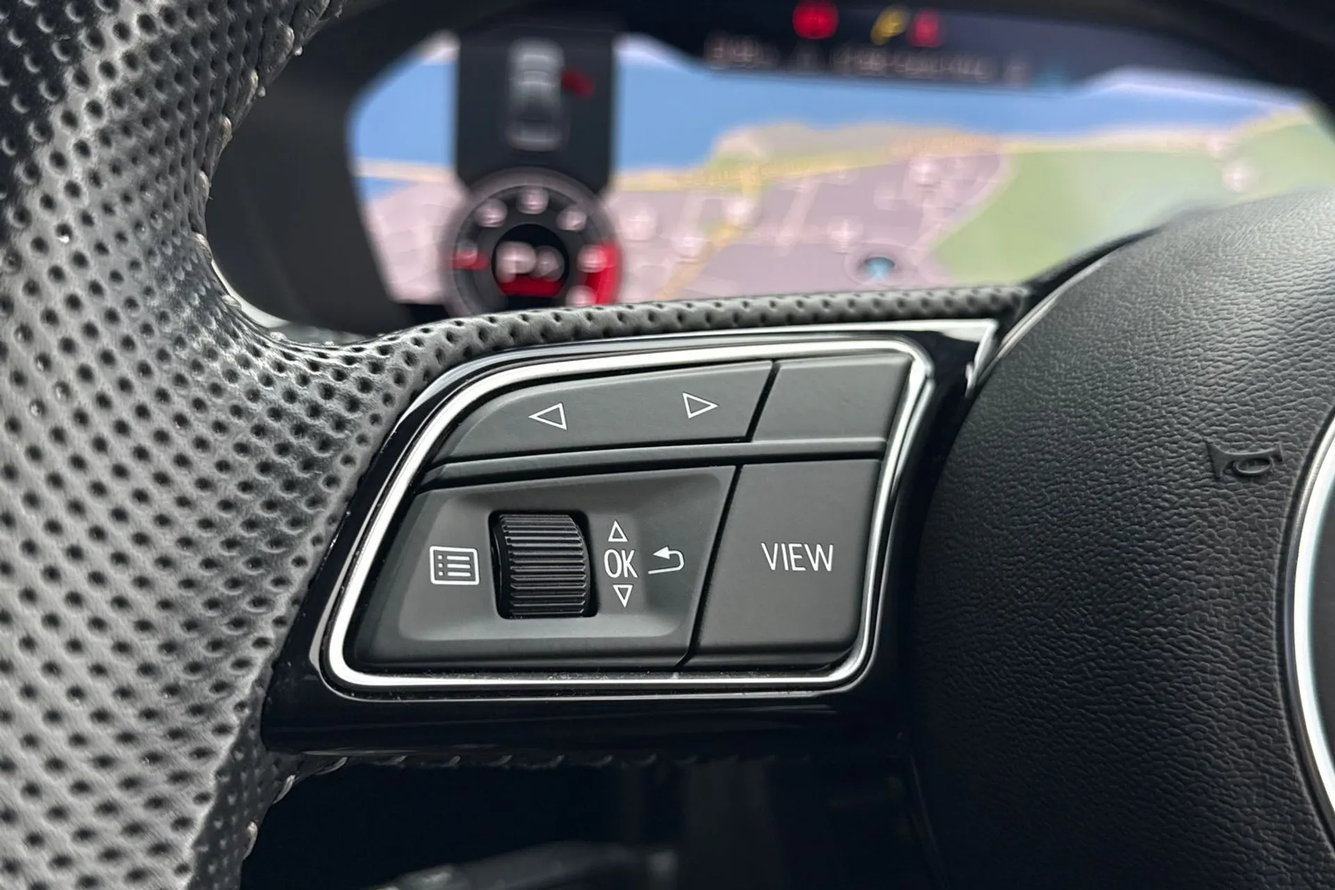 Audi A4 thumbnail image number 38