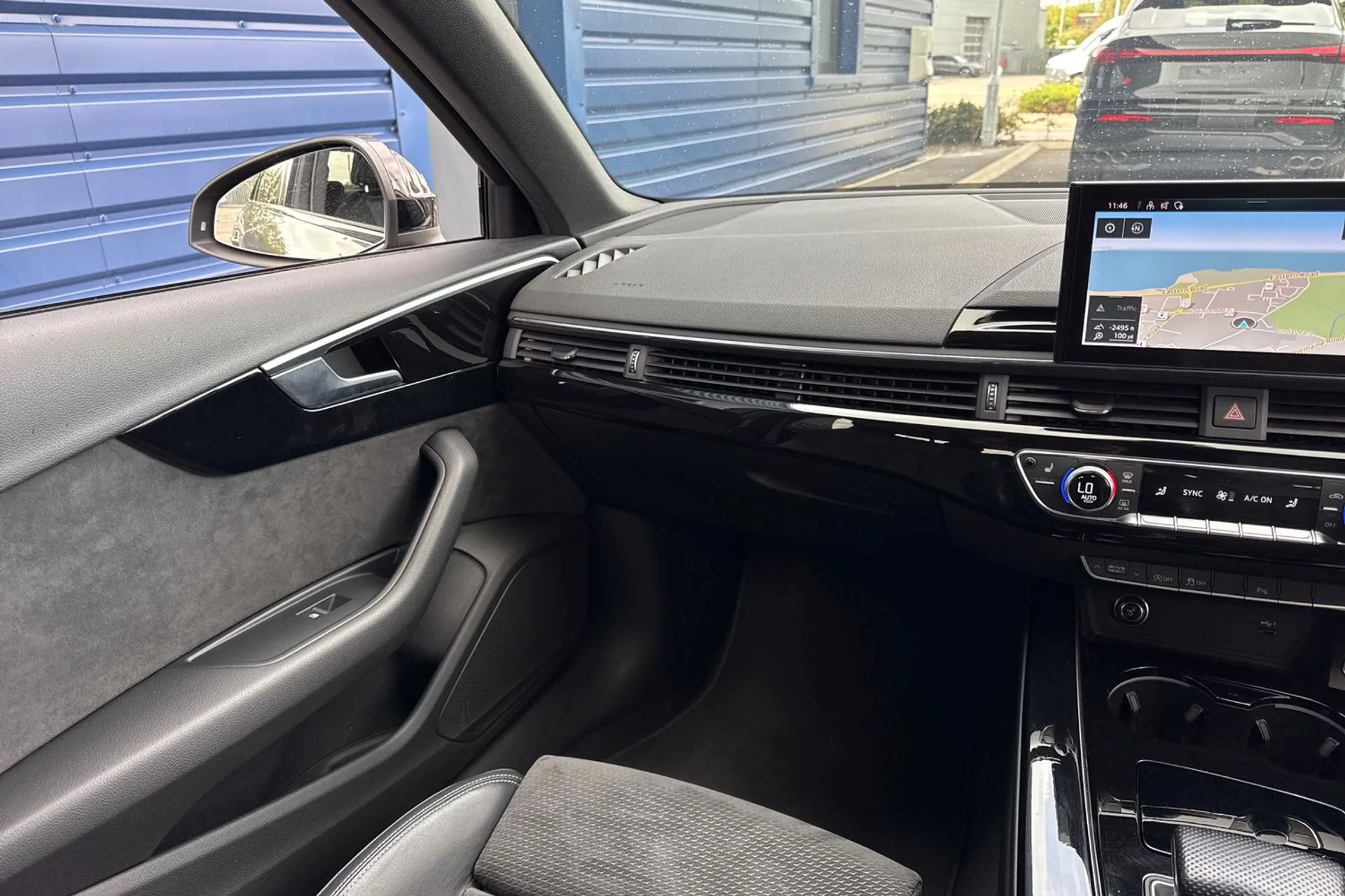 Audi A4 thumbnail image number 32