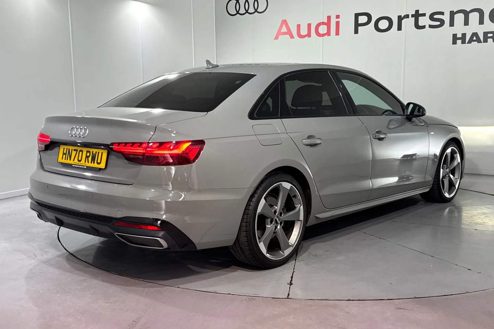 Audi A4 thumbnail image number 7