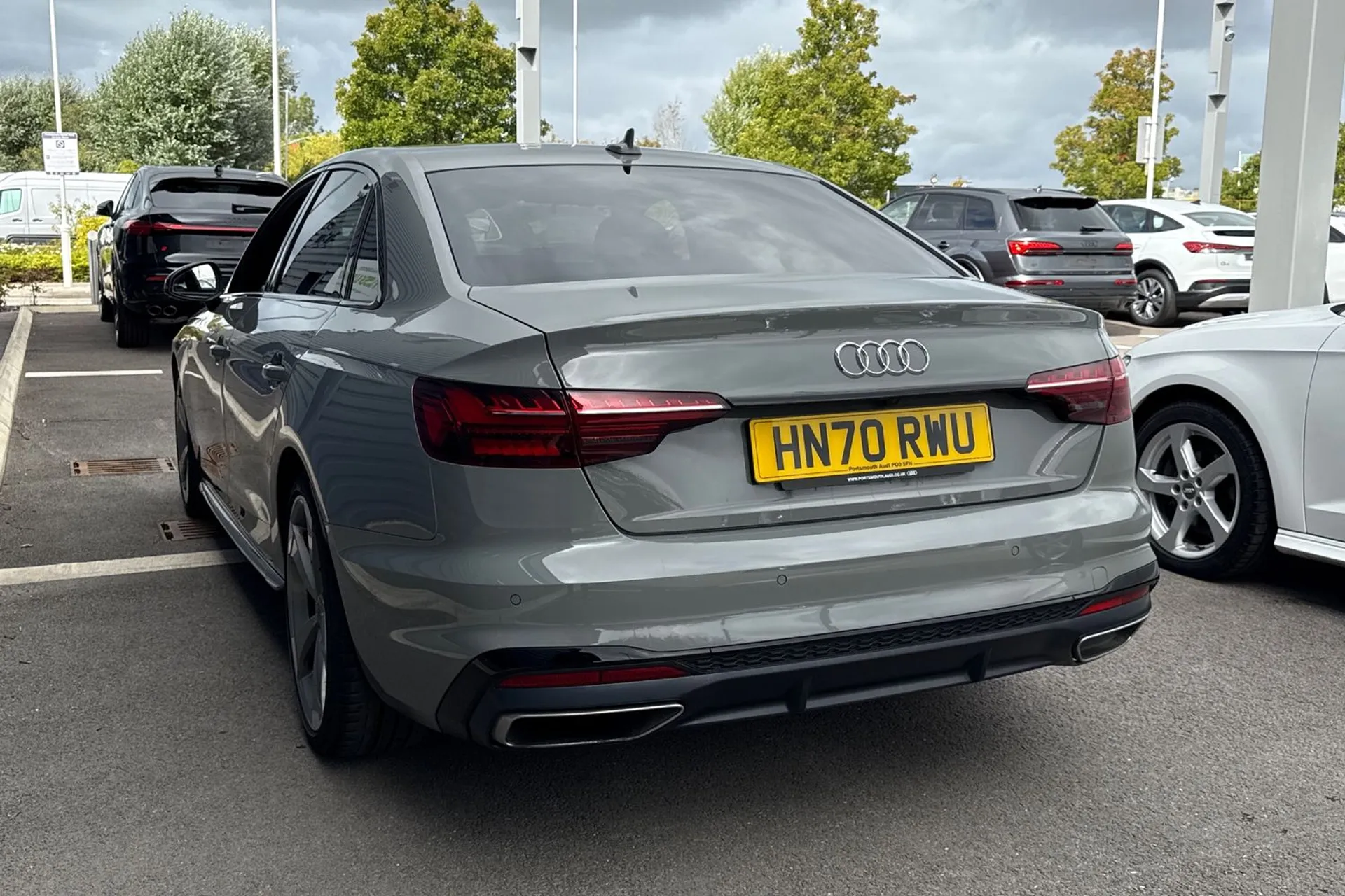 Audi A4 thumbnail image number 17