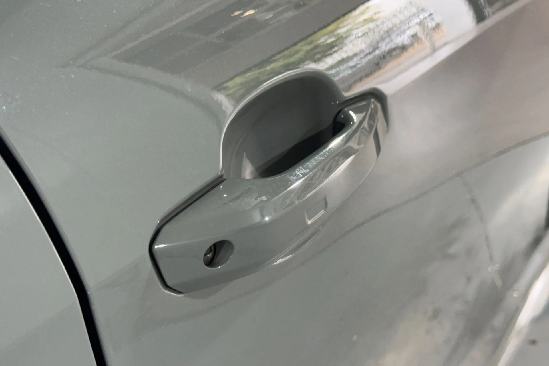 Audi A4 thumbnail image number 16