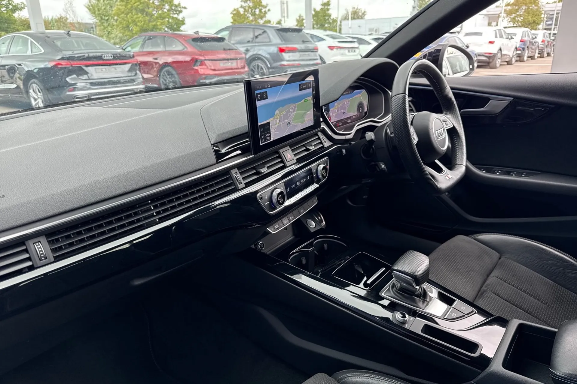 Audi A4 thumbnail image number 27