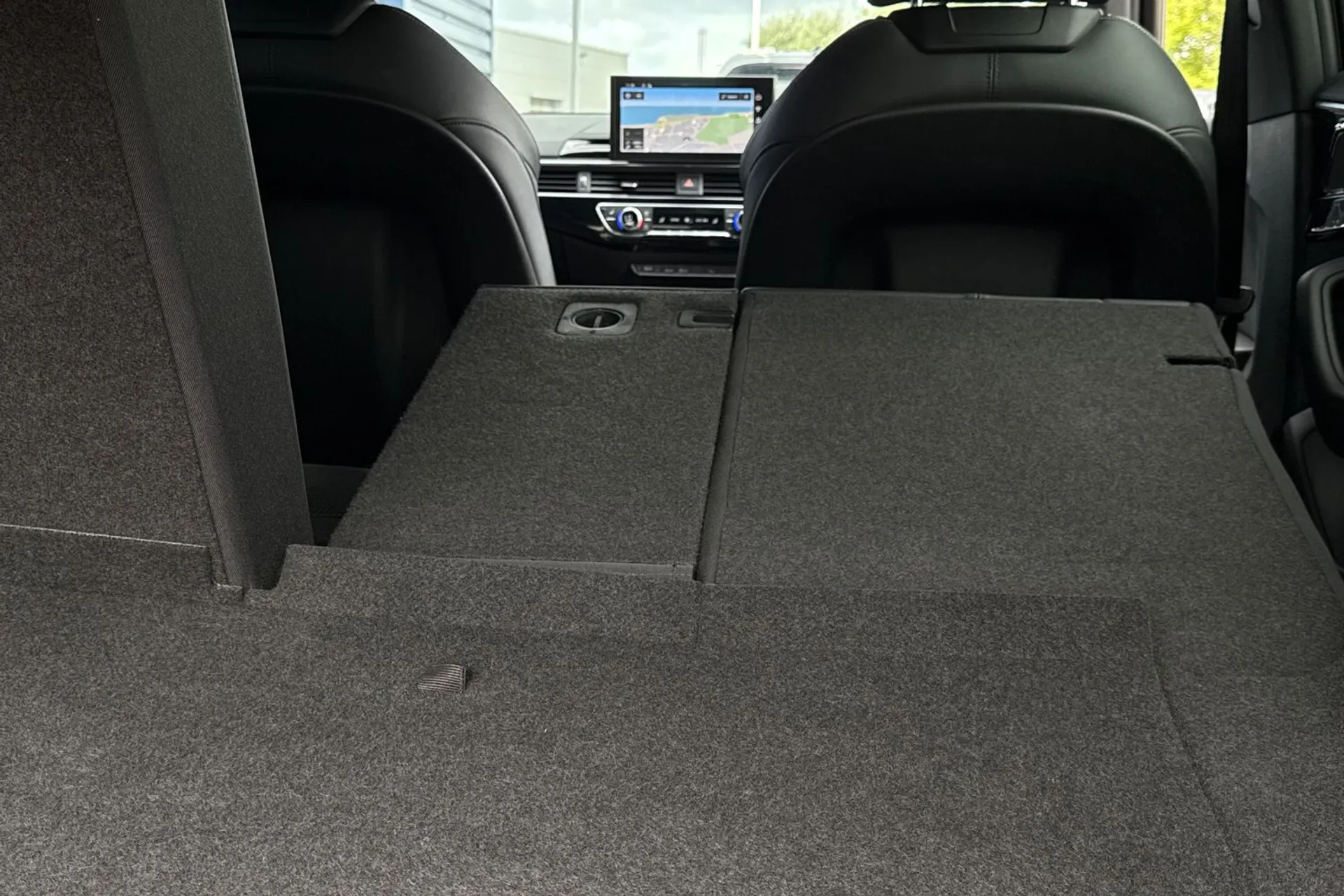 Audi A4 thumbnail image number 21