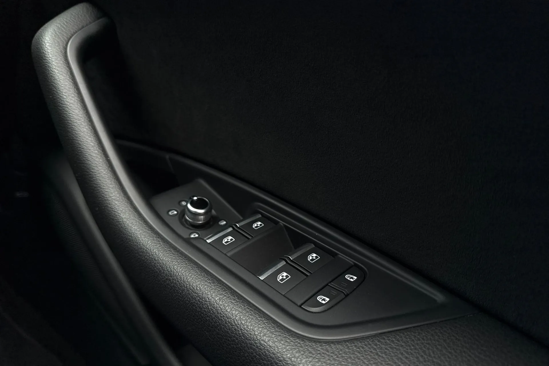 Audi A4 thumbnail image number 41