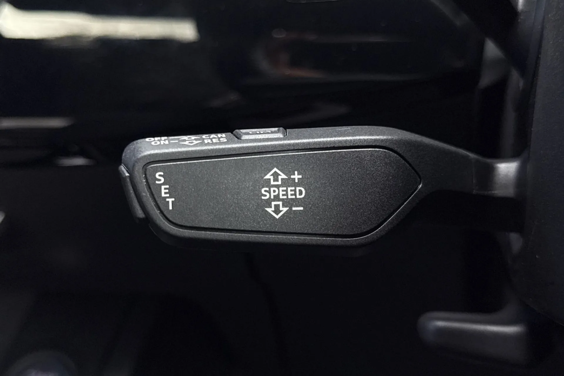 Audi A4 thumbnail image number 44