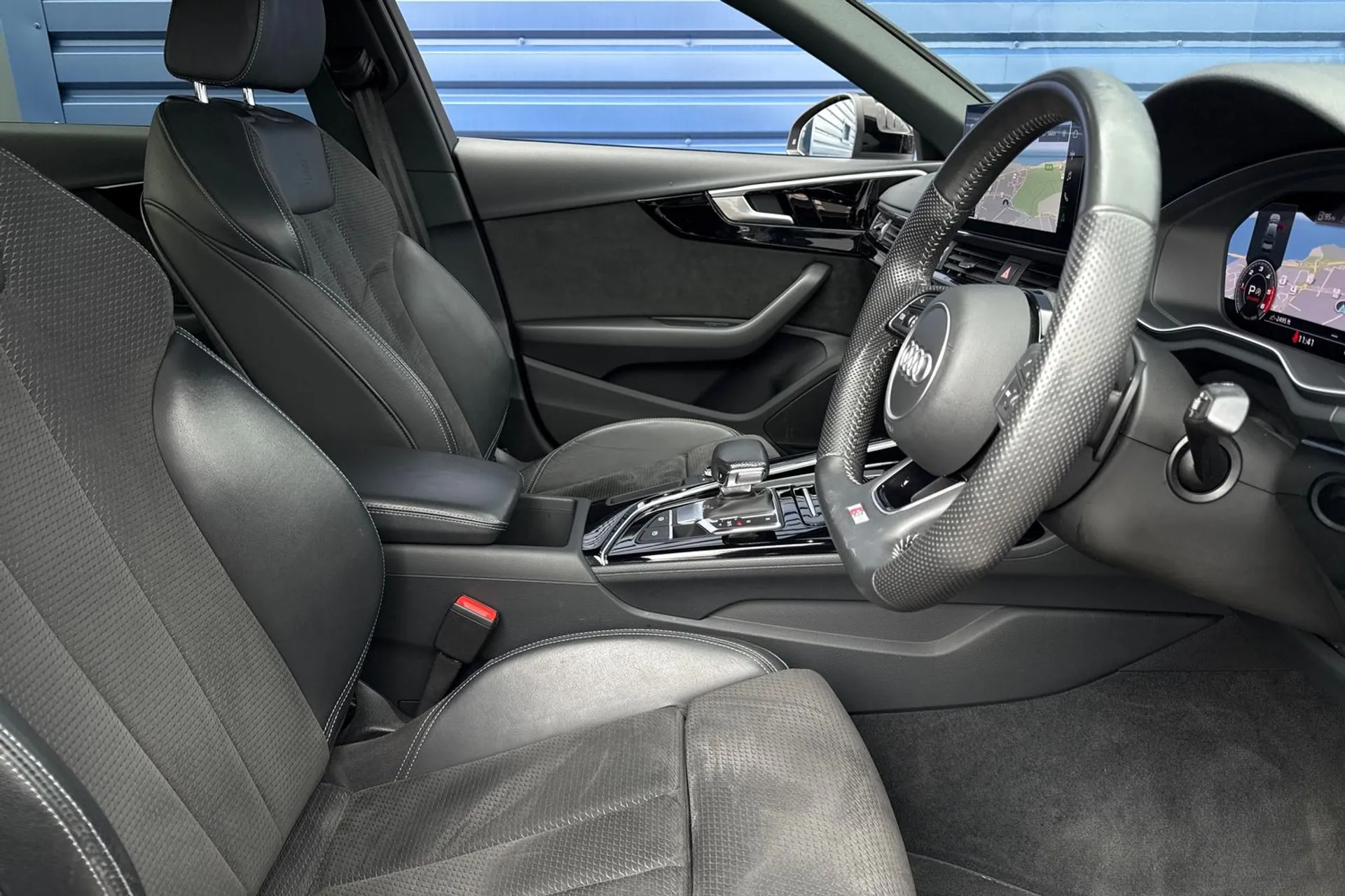 Audi A4 thumbnail image number 25