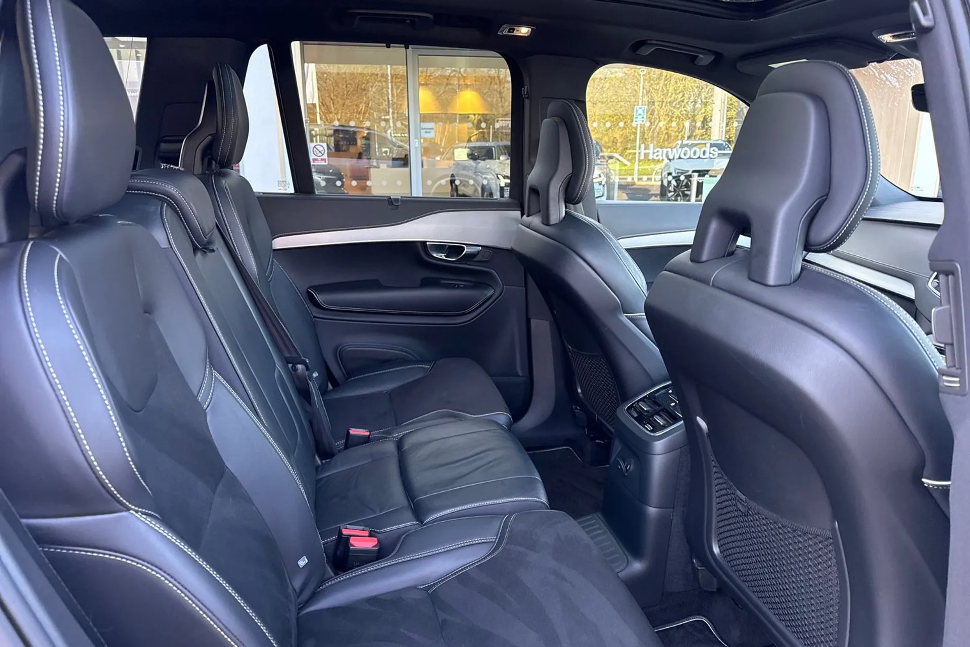 Volvo XC90 thumbnail image number 24