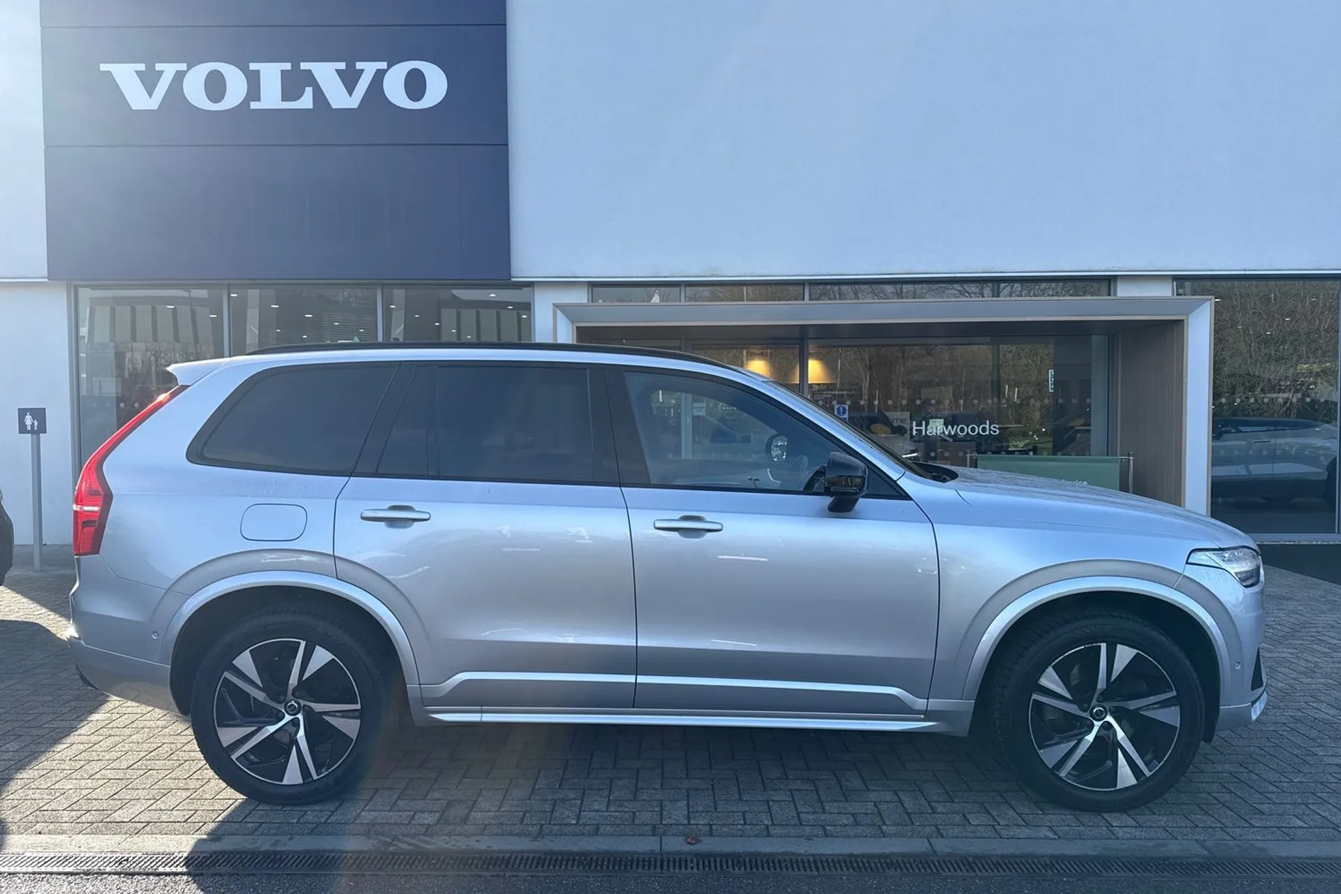 Volvo XC90 thumbnail image number 2