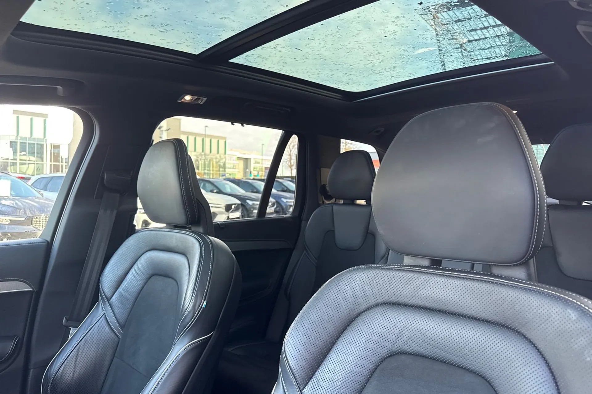 Volvo XC90 thumbnail image number 32