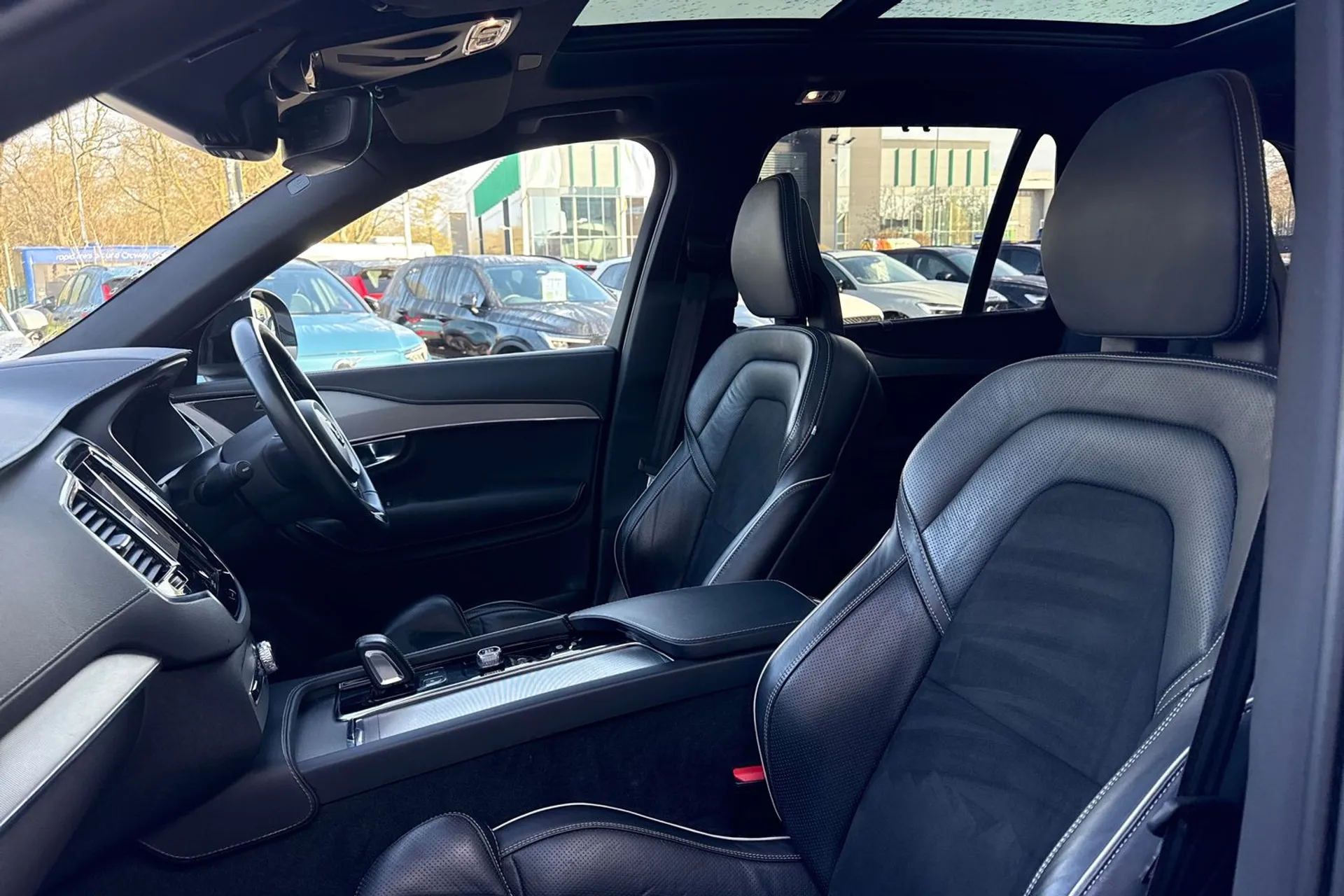 Volvo XC90 thumbnail image number 31