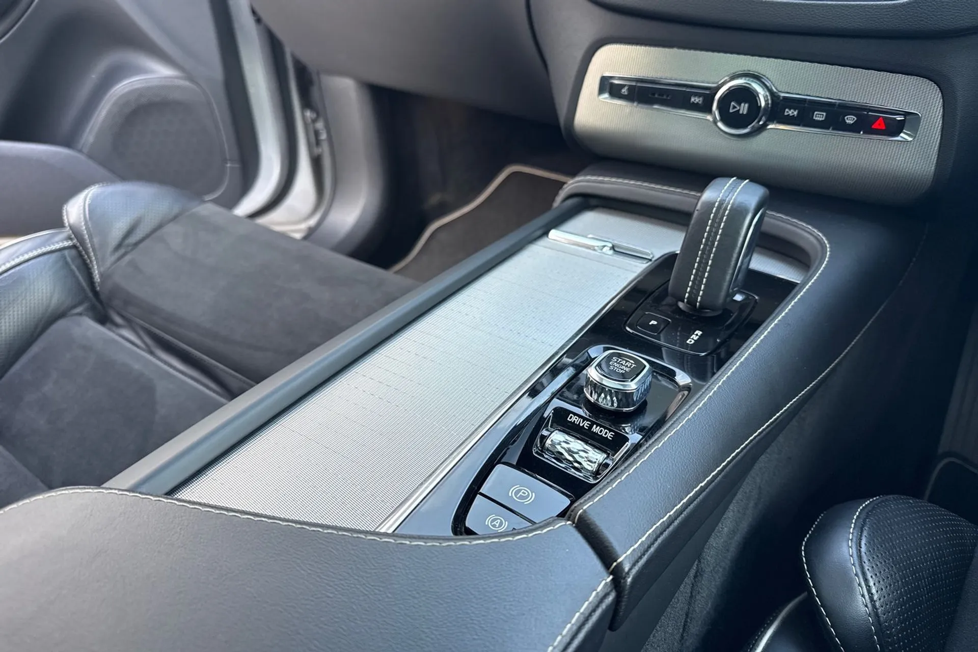 Volvo XC90 thumbnail image number 46