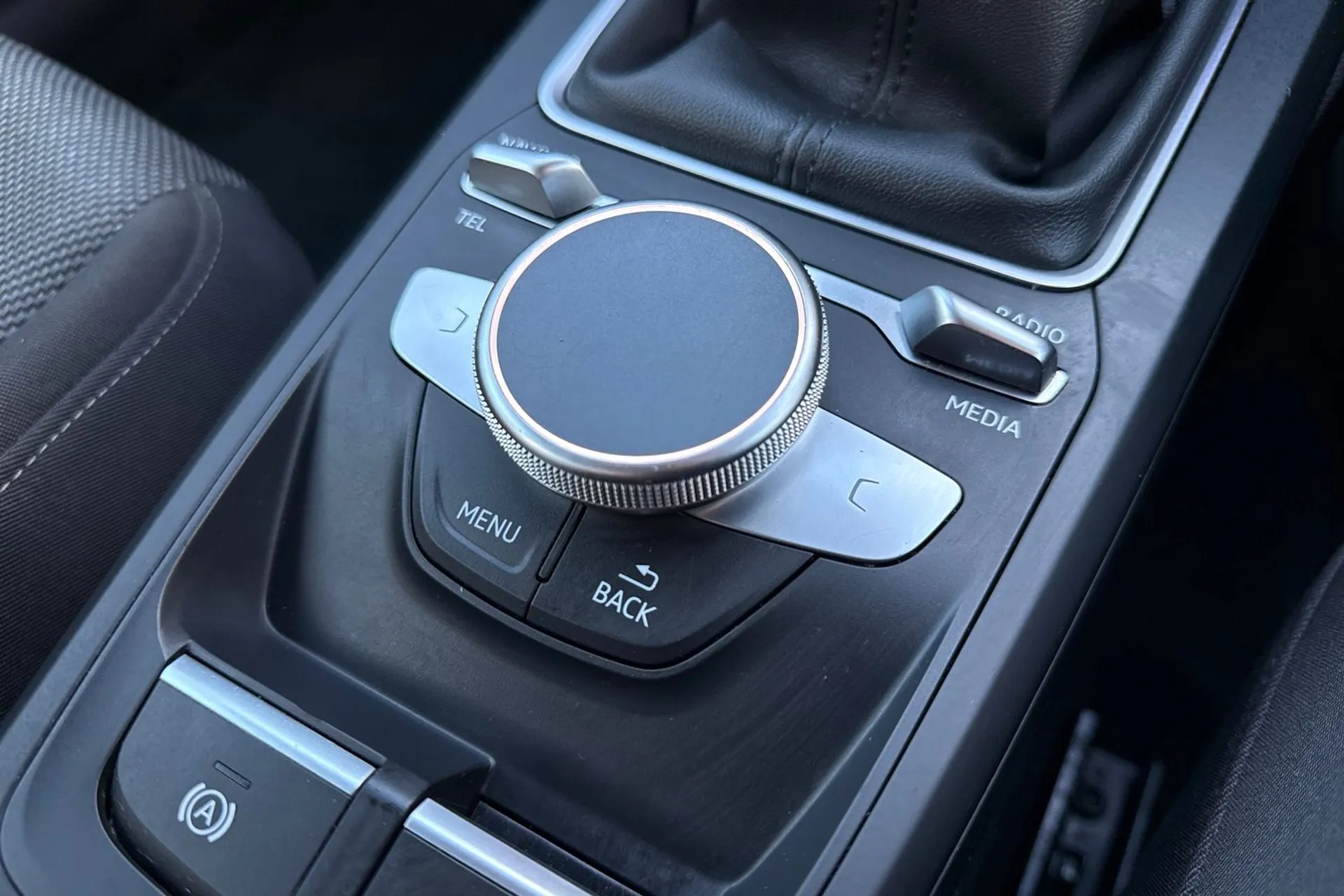 Audi Q2 thumbnail image number 37