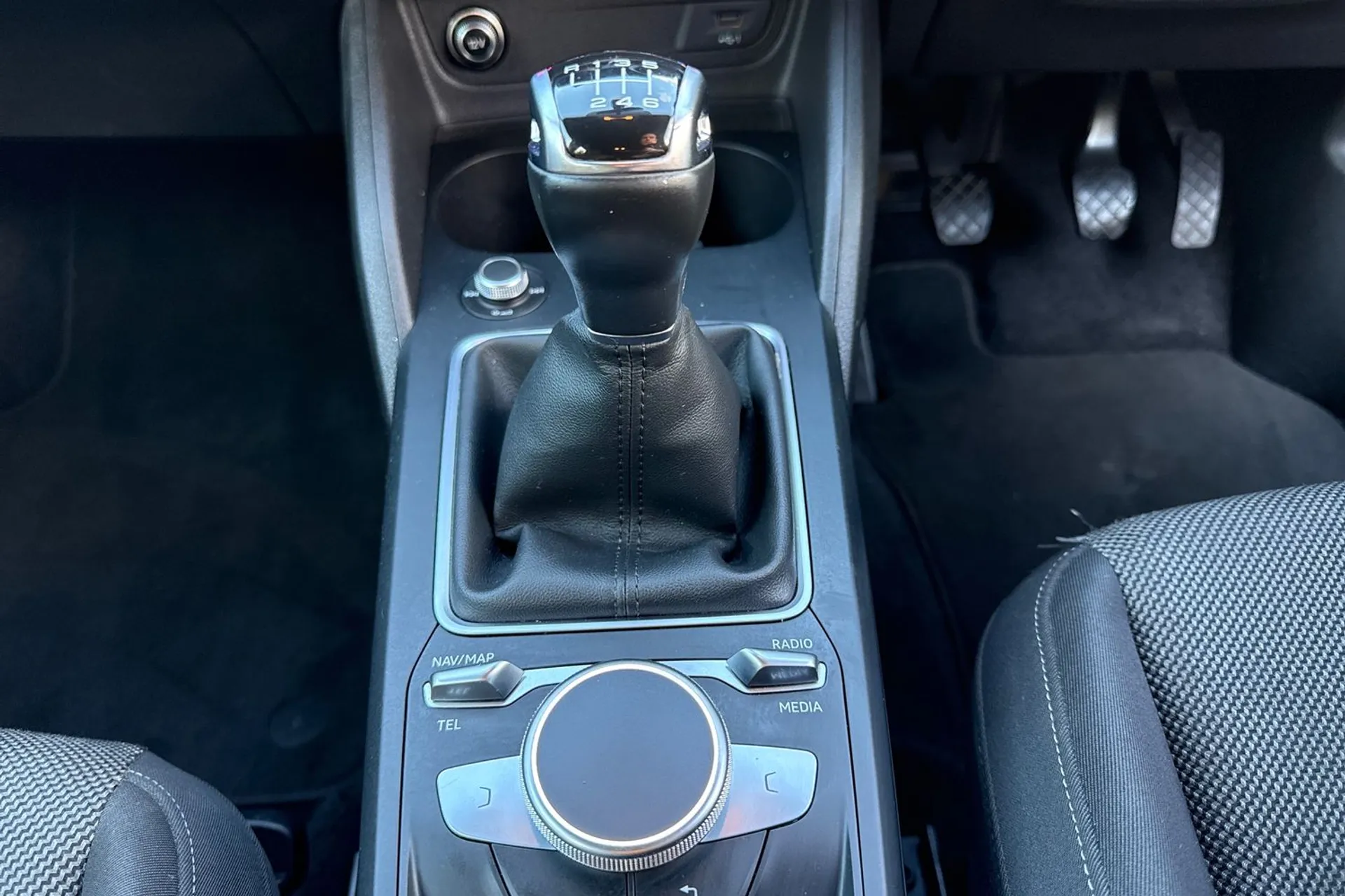 Audi Q2 thumbnail image number 41