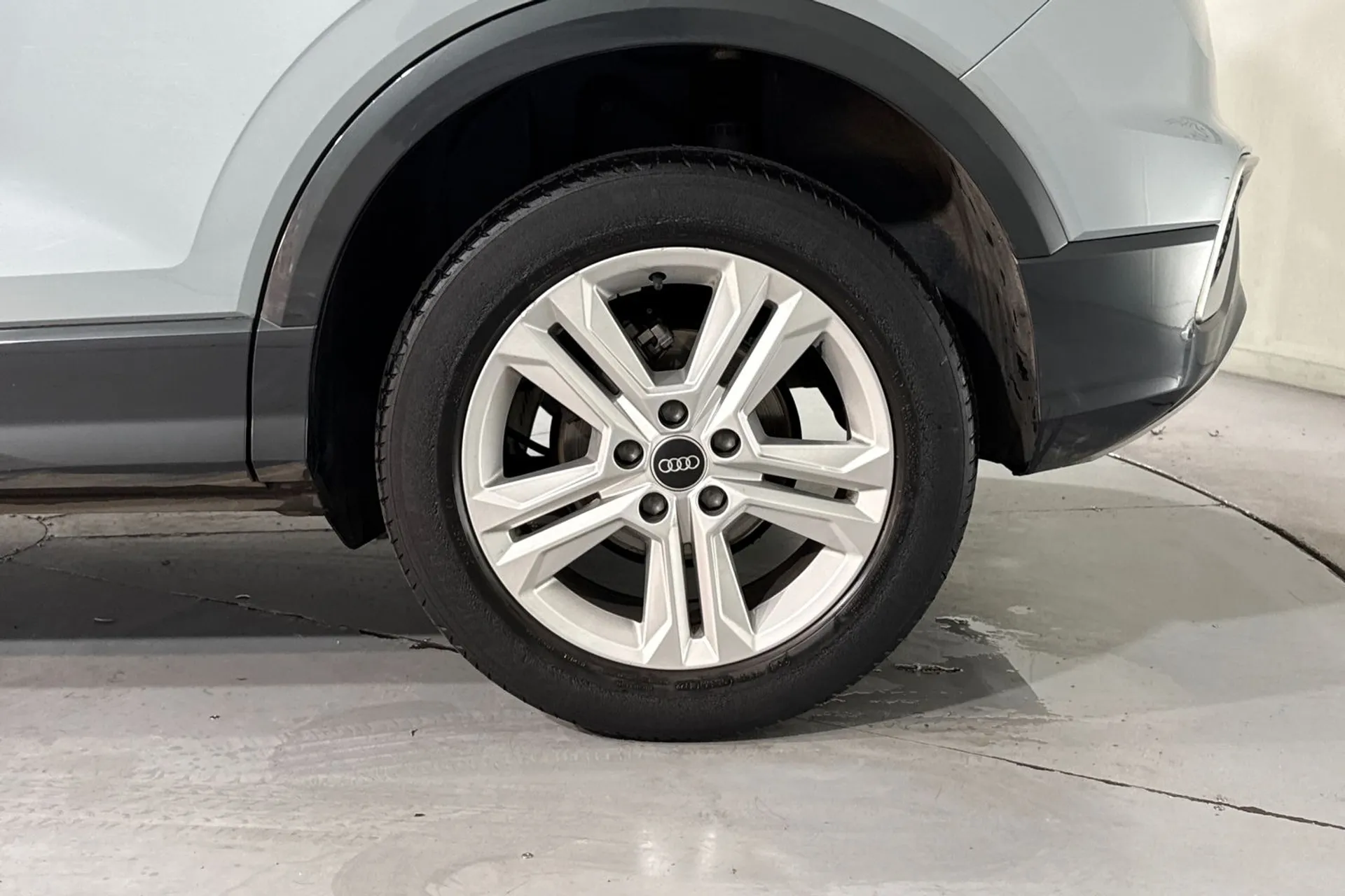 Audi Q2 thumbnail image number 13