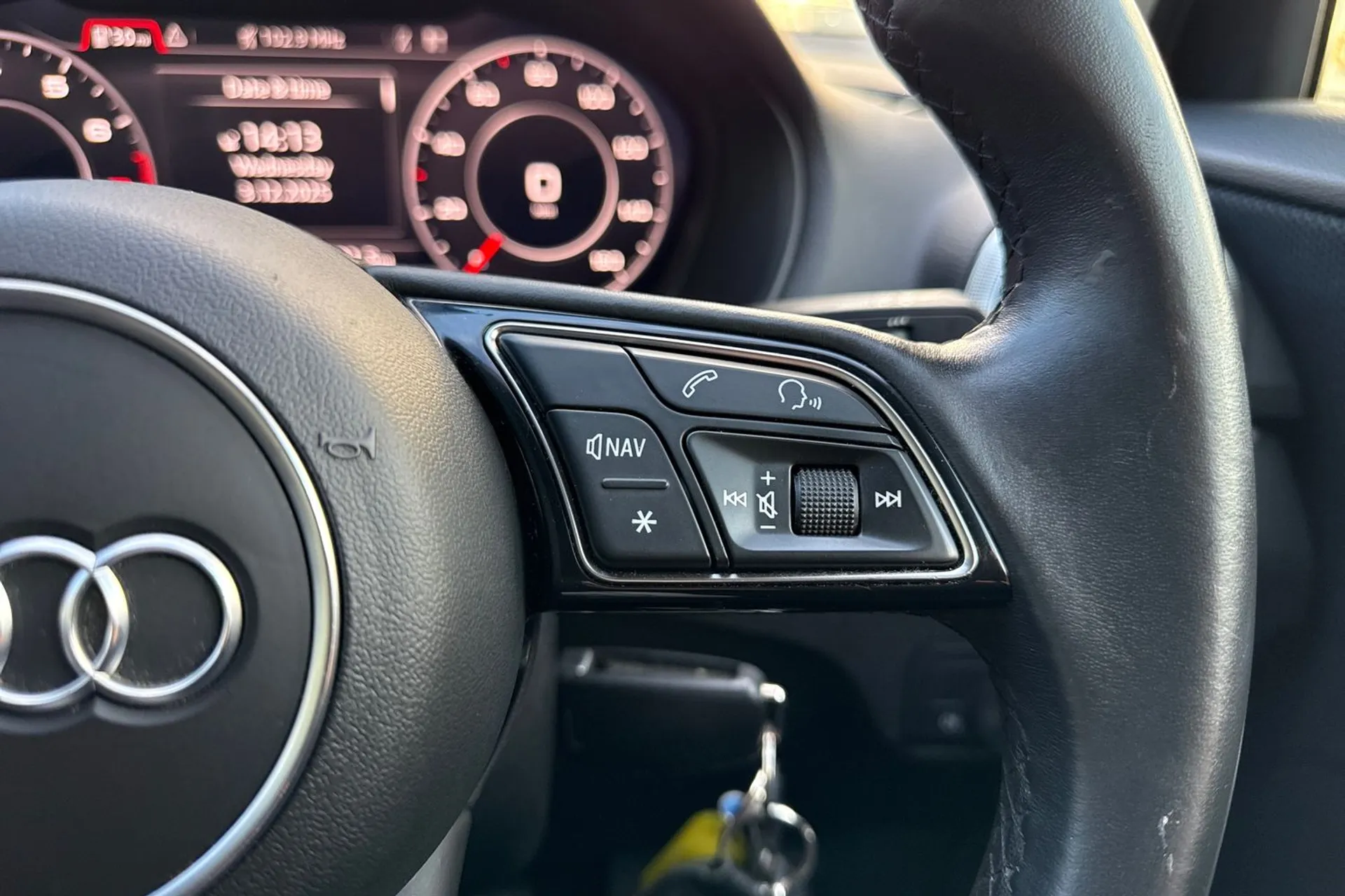 Audi Q2 thumbnail image number 43