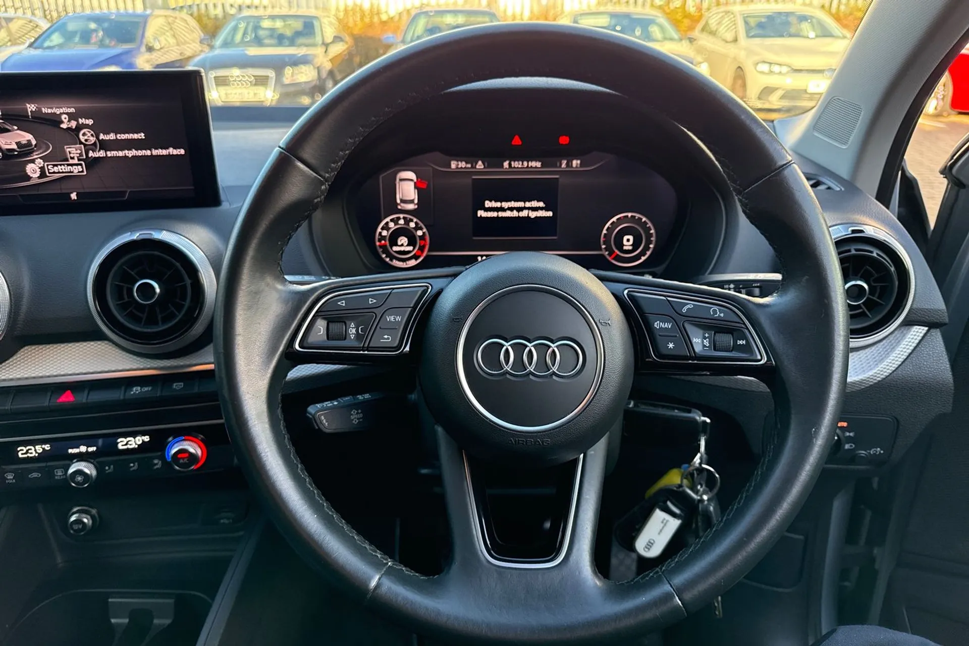 Audi Q2 thumbnail image number 25