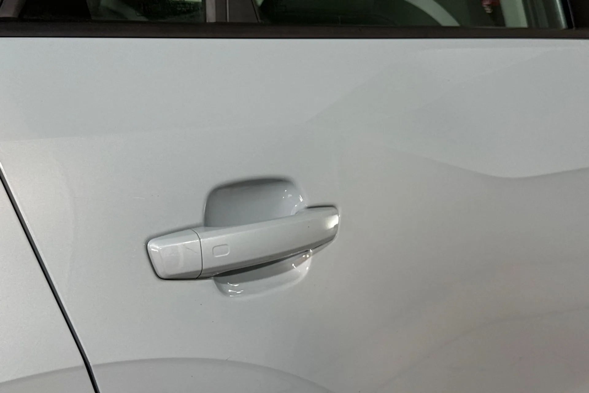 Audi Q2 thumbnail image number 16