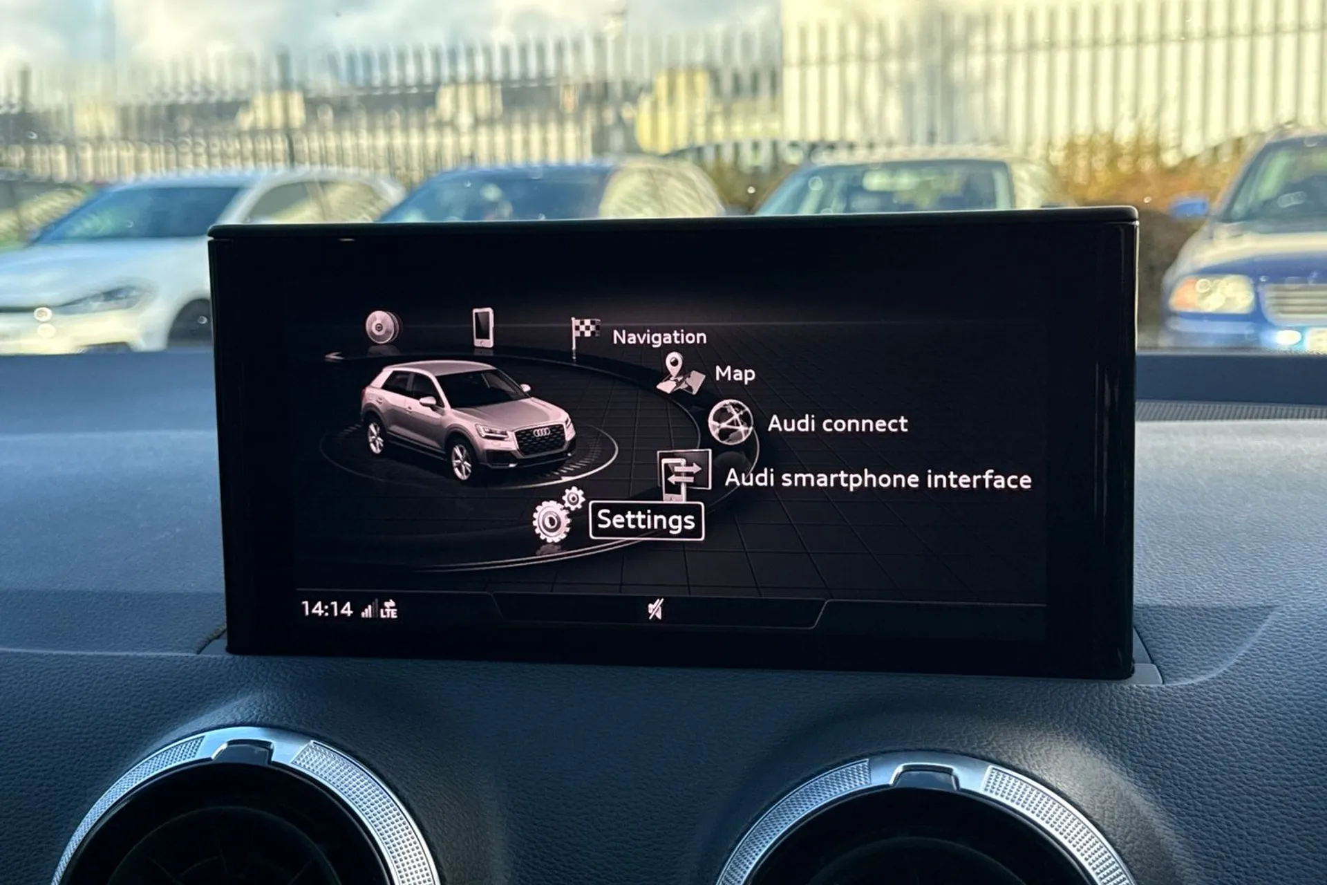 Audi Q2 thumbnail image number 29