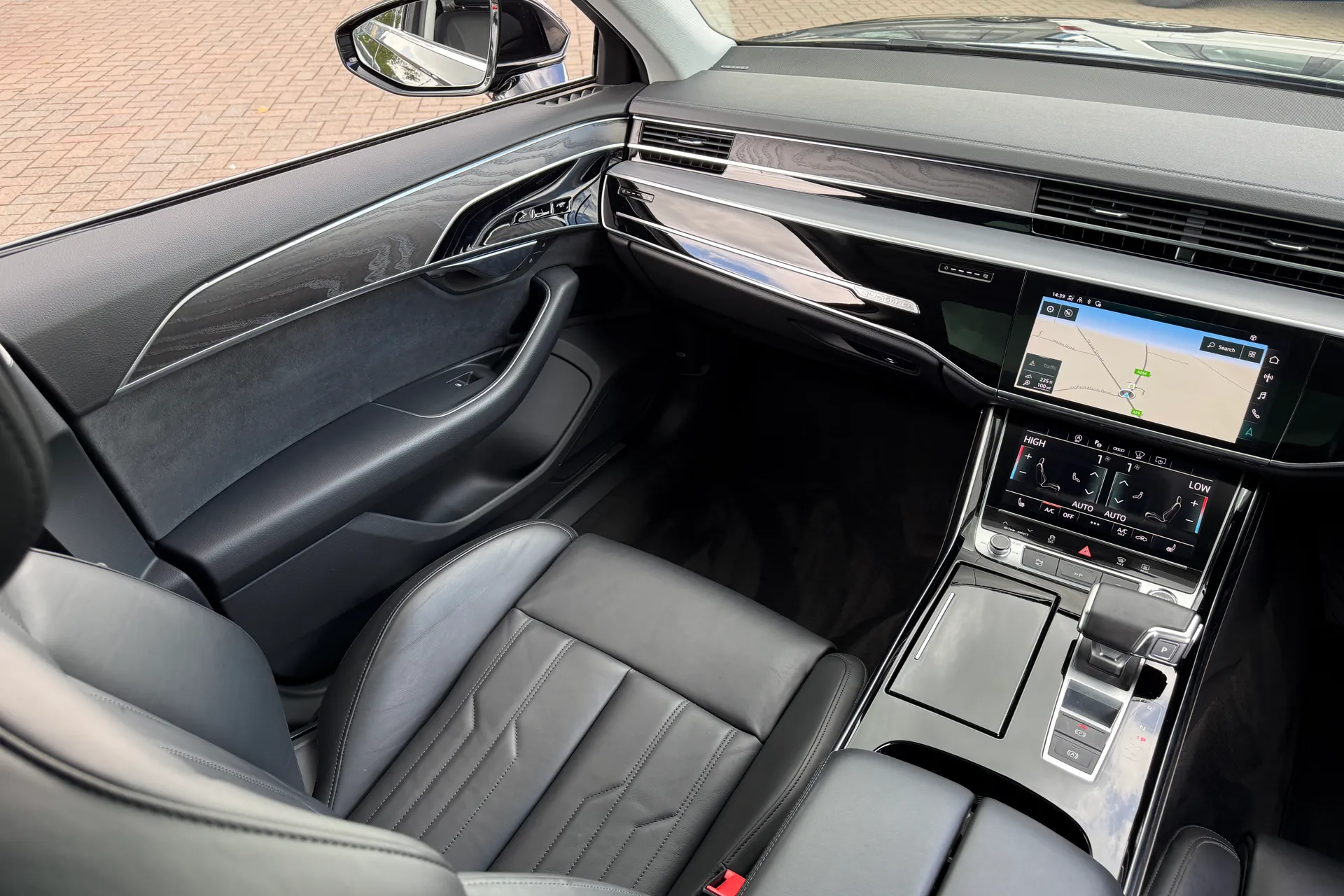 Audi A8 thumbnail image number 49
