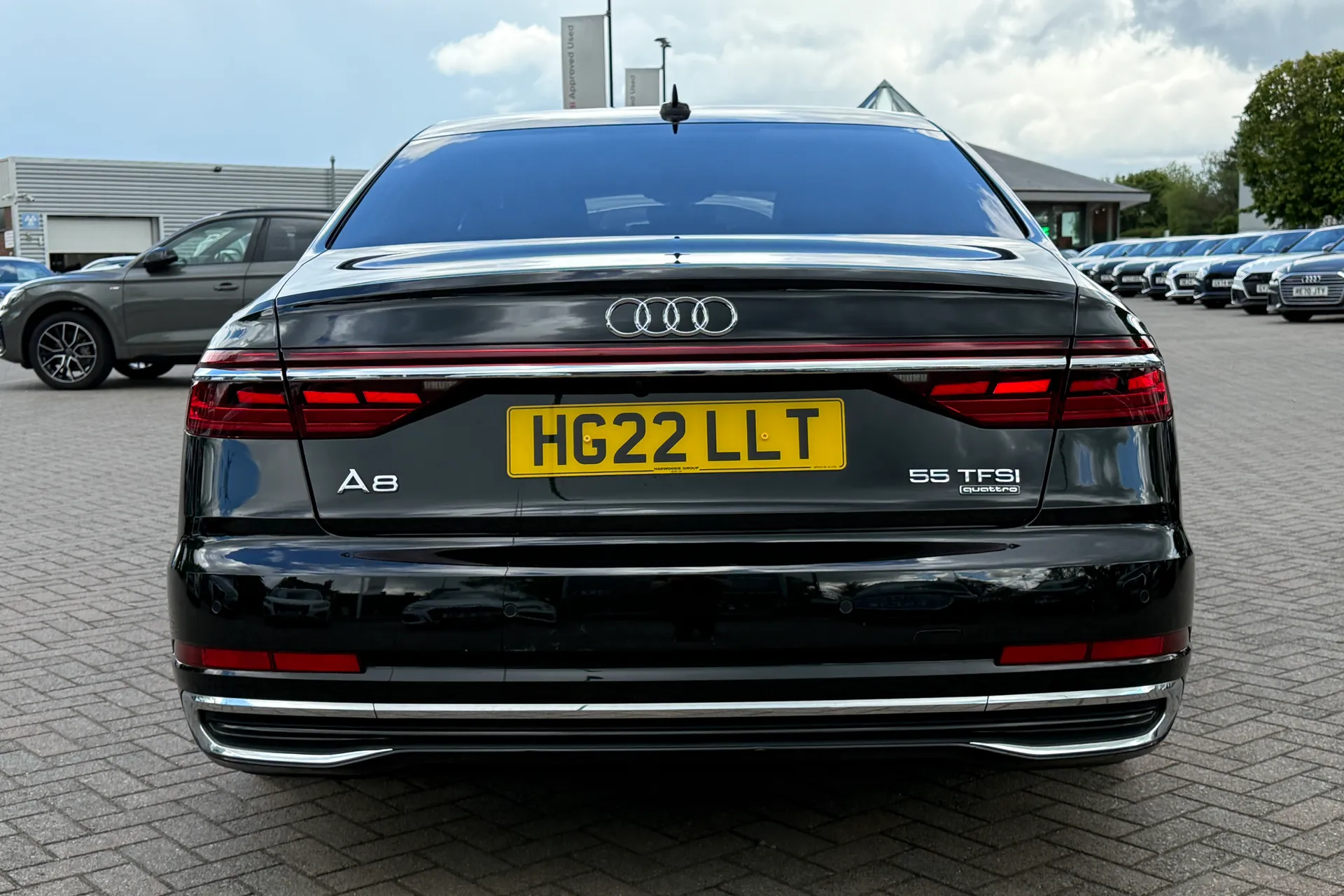 Audi A8 thumbnail image number 43