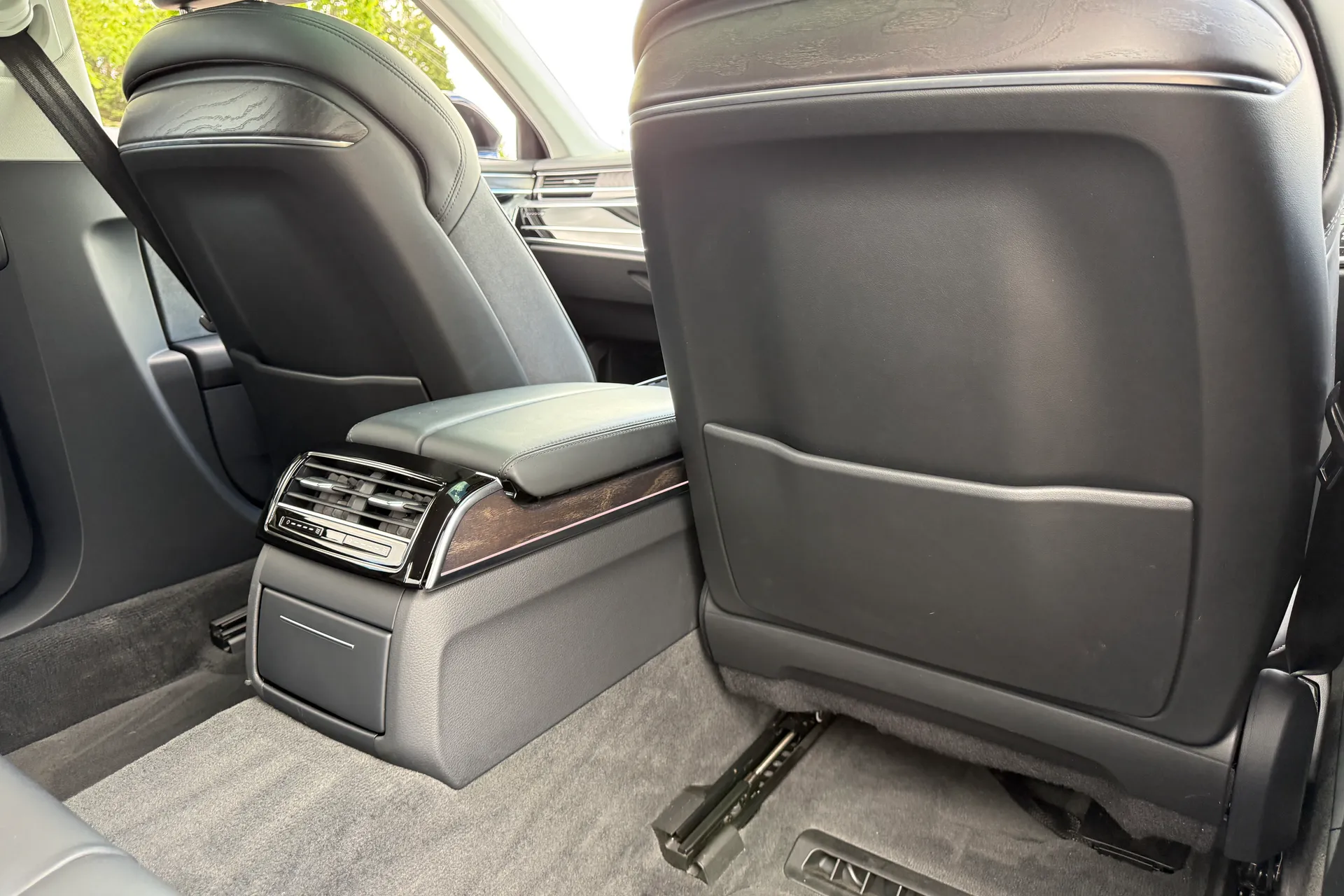 Audi A8 thumbnail image number 59