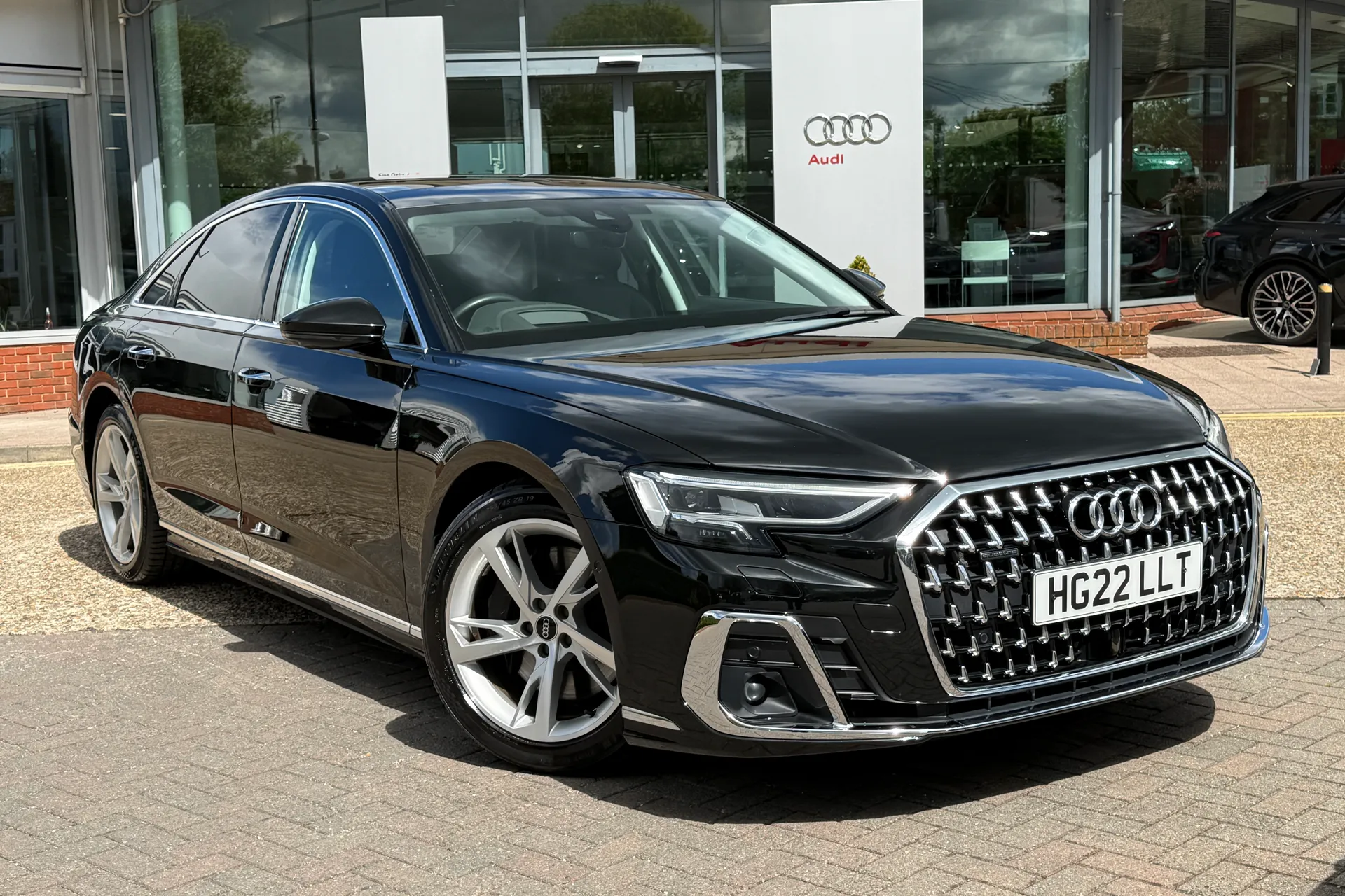 Audi A8 thumbnail image number 31