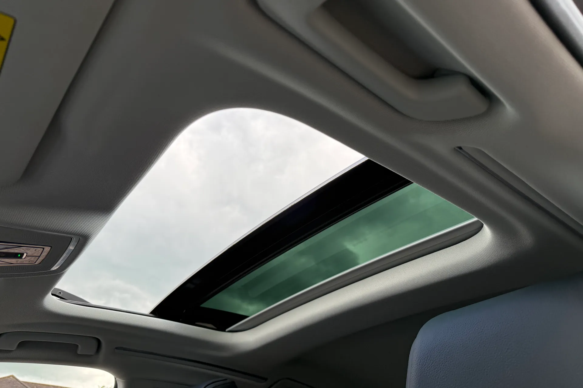 Audi A8 thumbnail image number 41