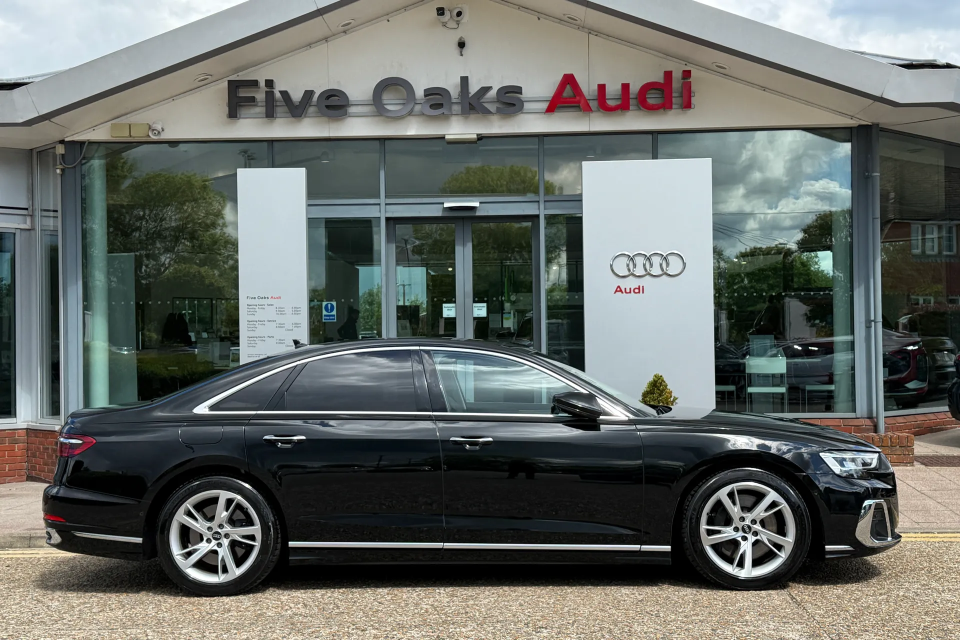 Audi A8 thumbnail image number 2