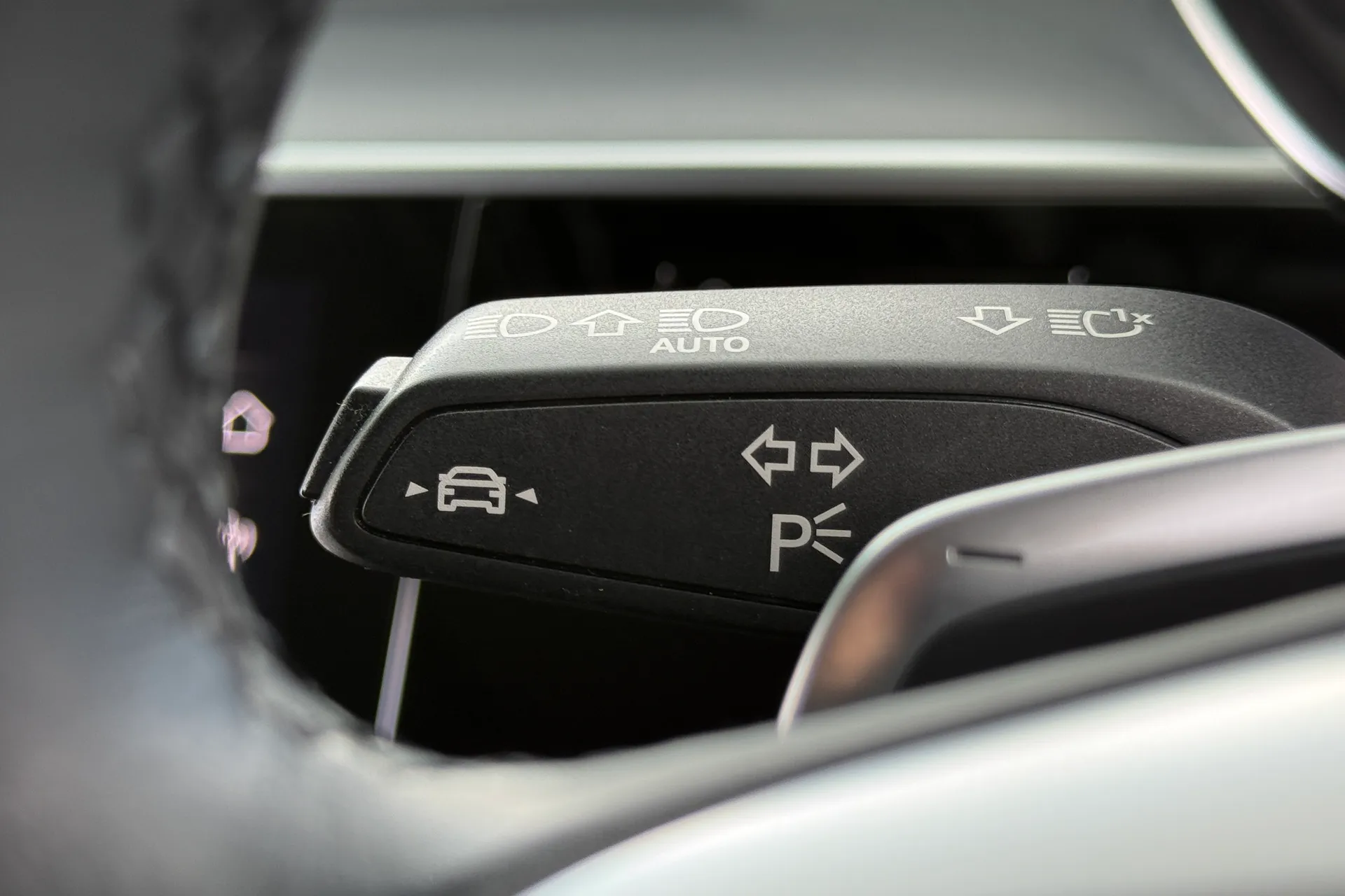Audi A8 thumbnail image number 26