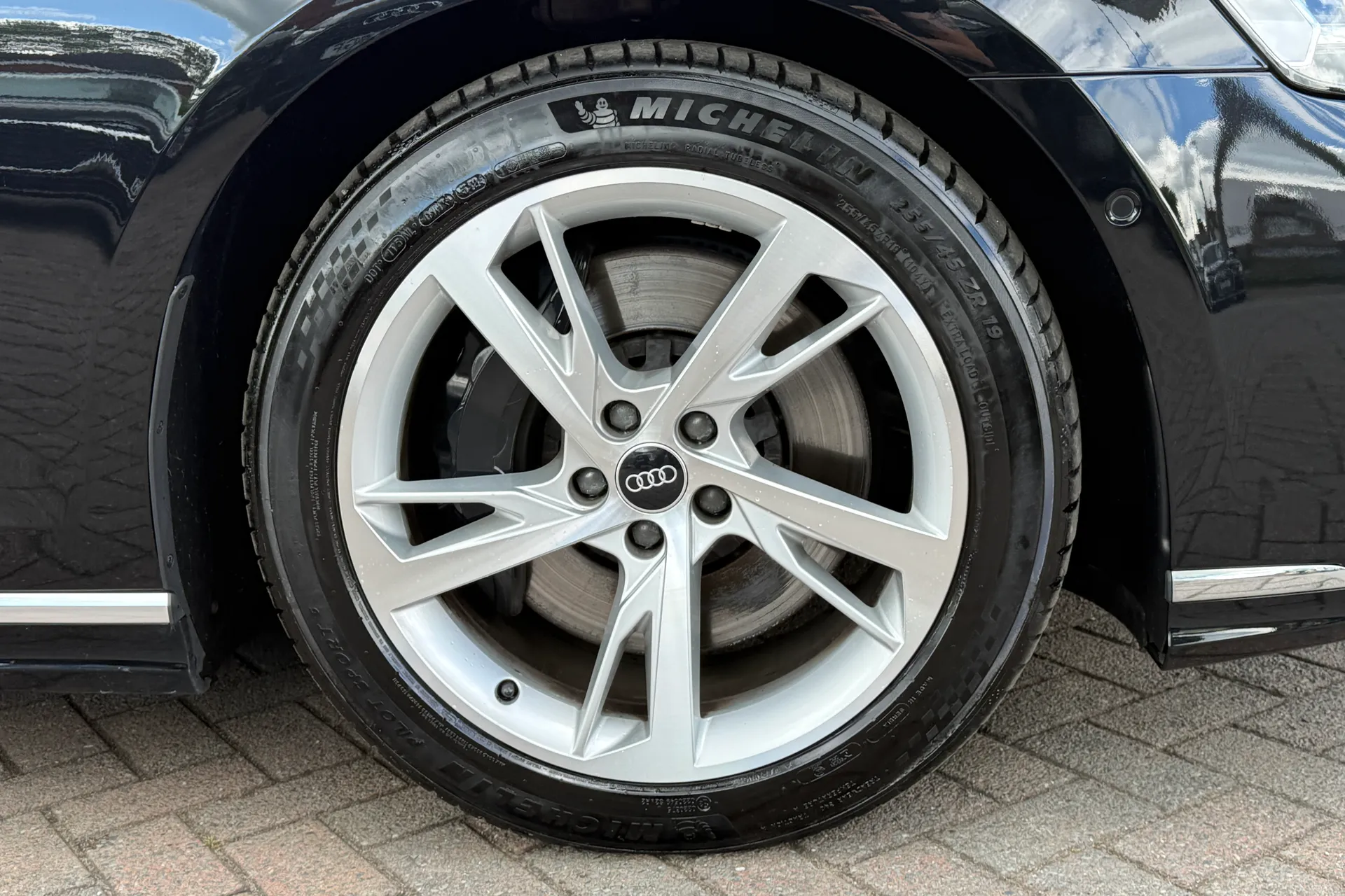 Audi A8 thumbnail image number 60