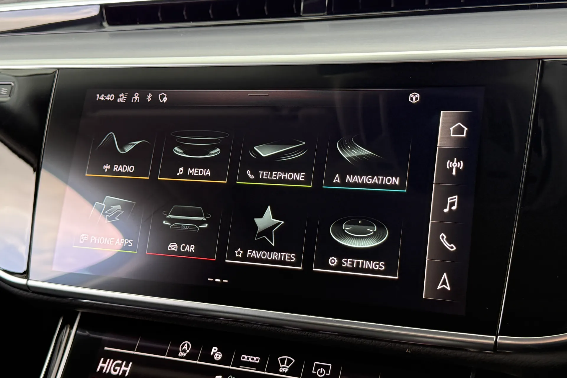 Audi A8 thumbnail image number 17