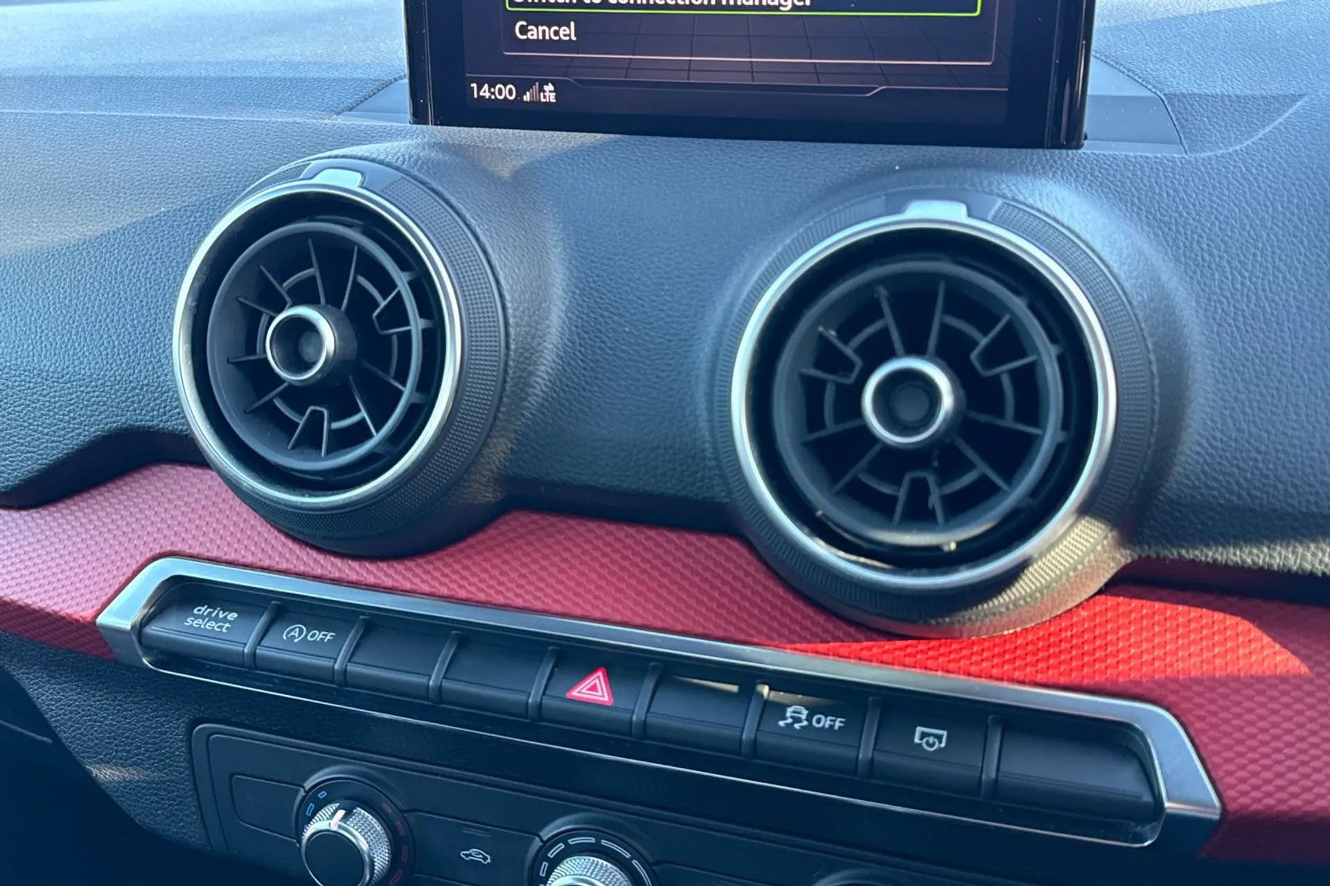 Audi Q2 thumbnail image number 31