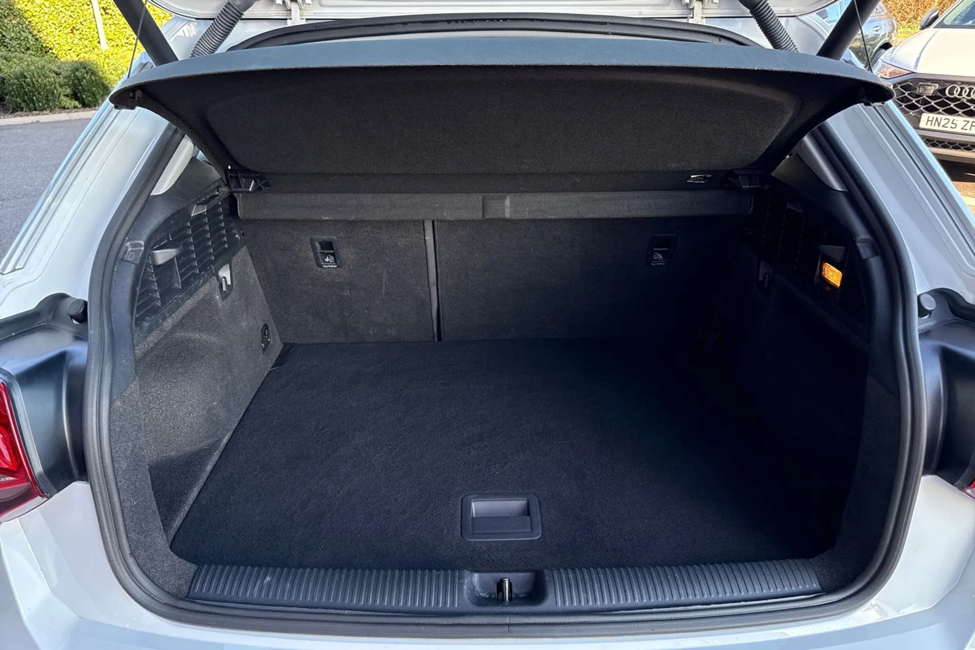 Audi Q2 thumbnail image number 33