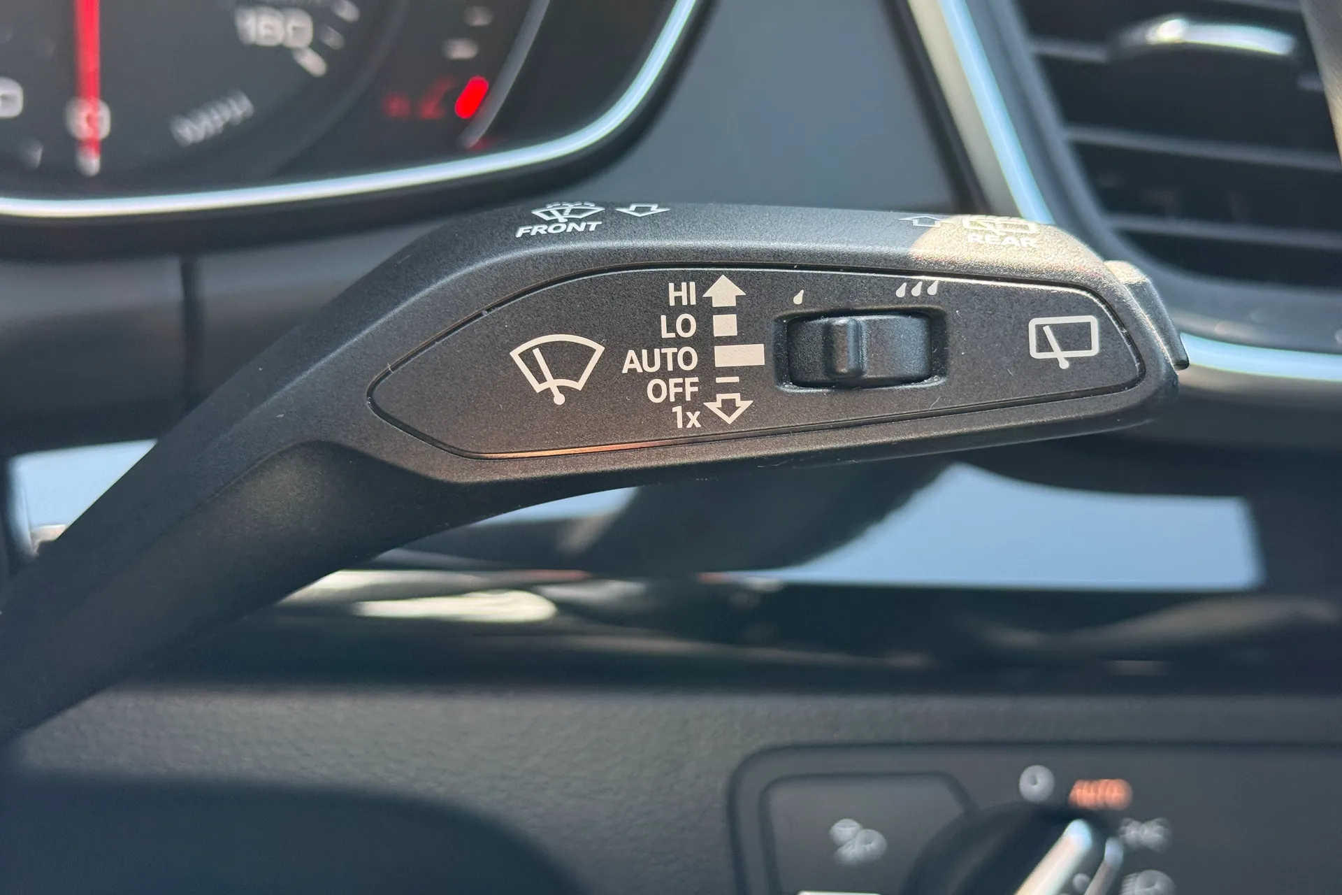 Audi Q5 thumbnail image number 17