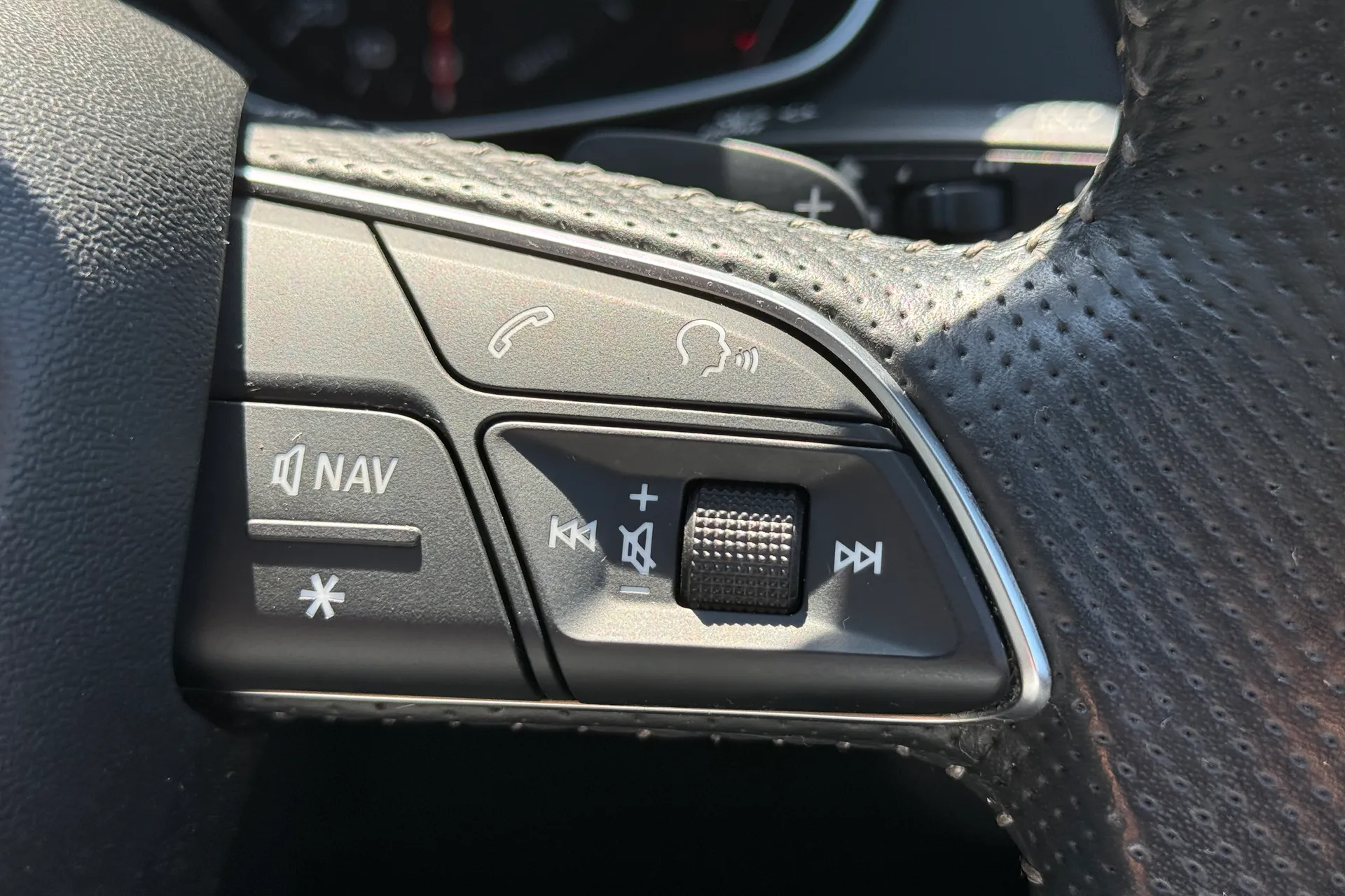 Audi Q5 thumbnail image number 21