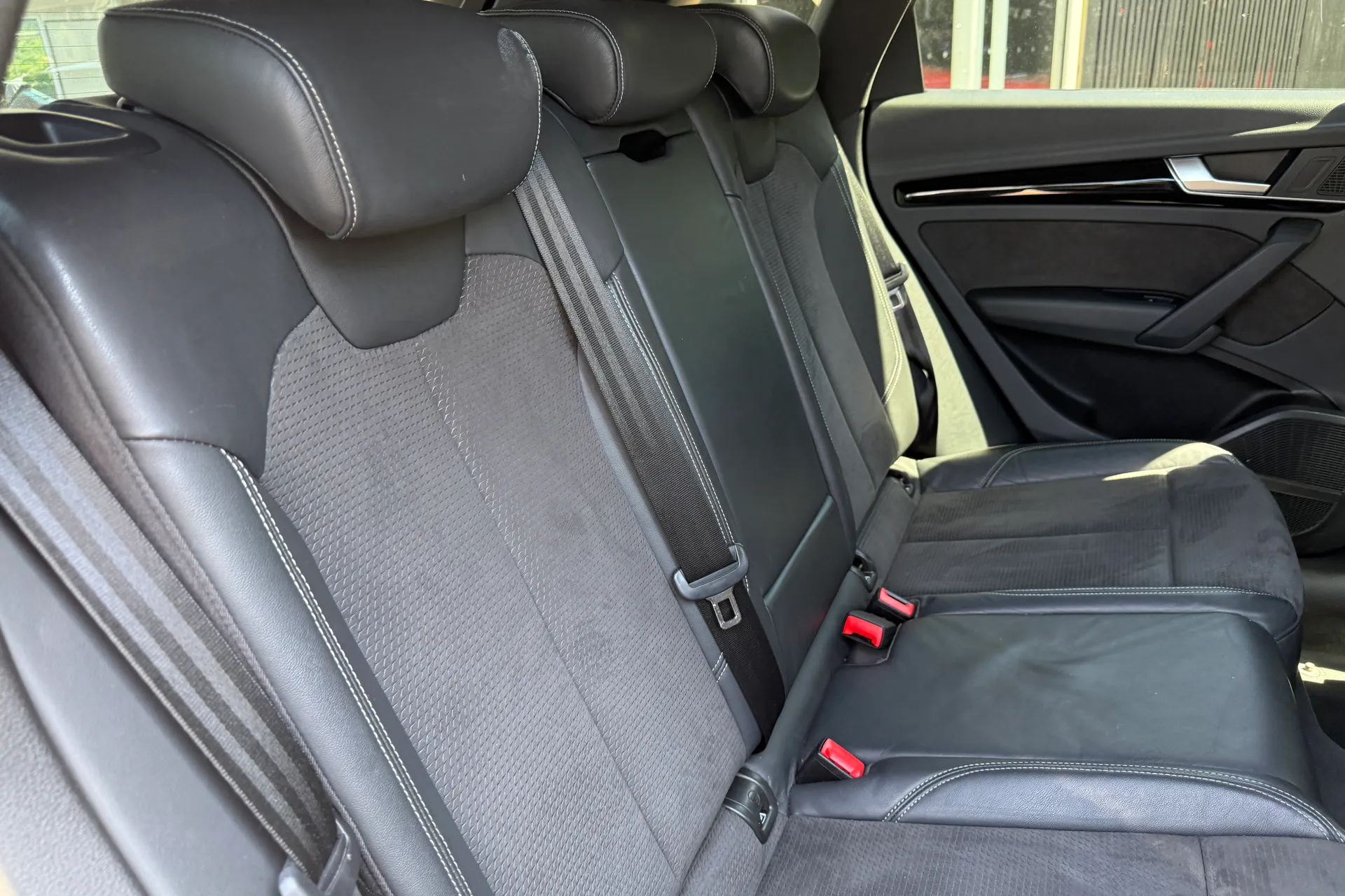 Audi Q5 thumbnail image number 31