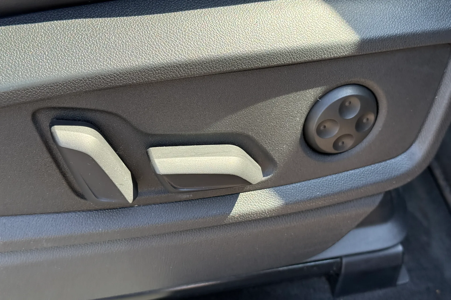 Audi Q5 thumbnail image number 28