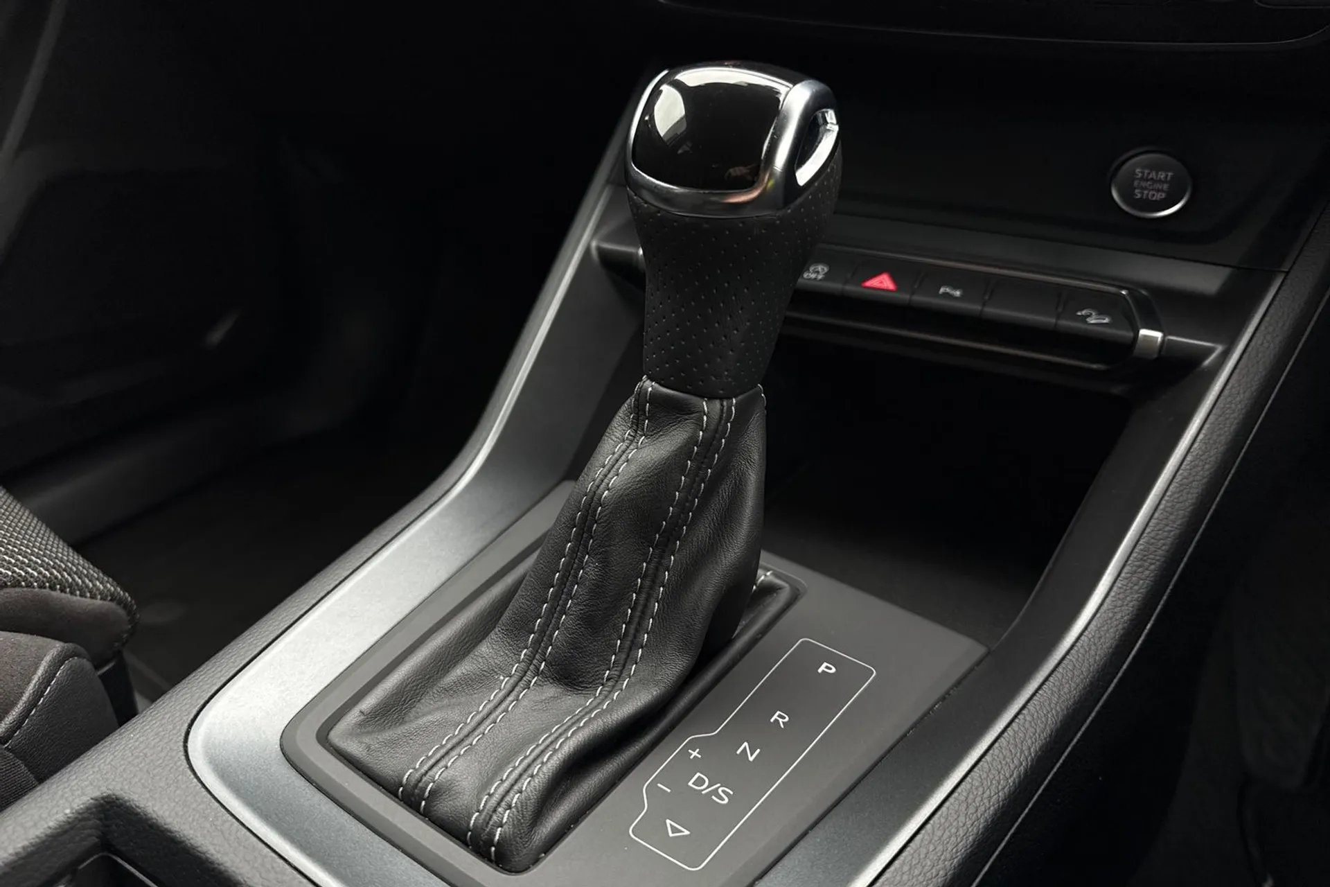 Audi Q3 thumbnail image number 8