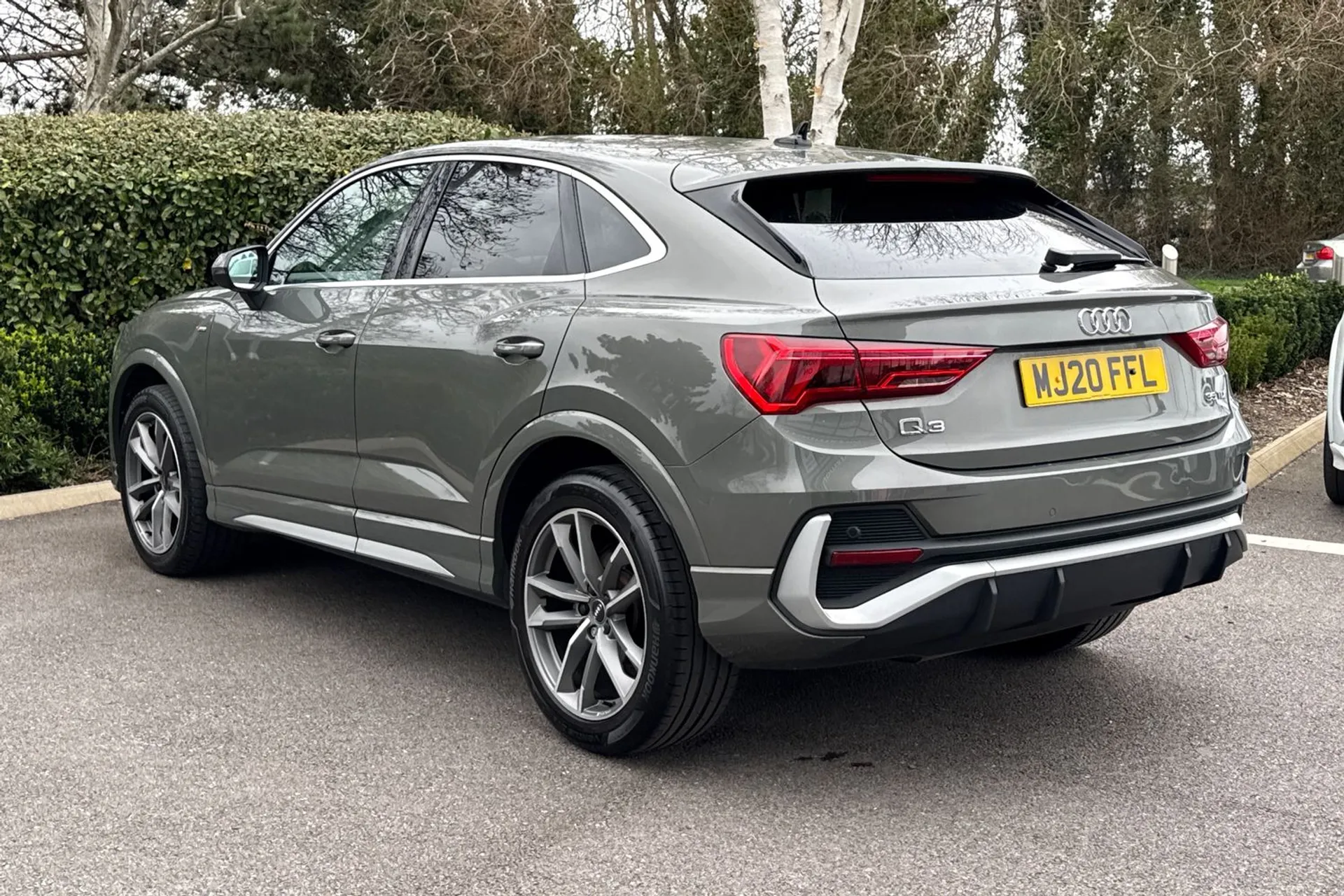 Audi Q3 thumbnail image number 9