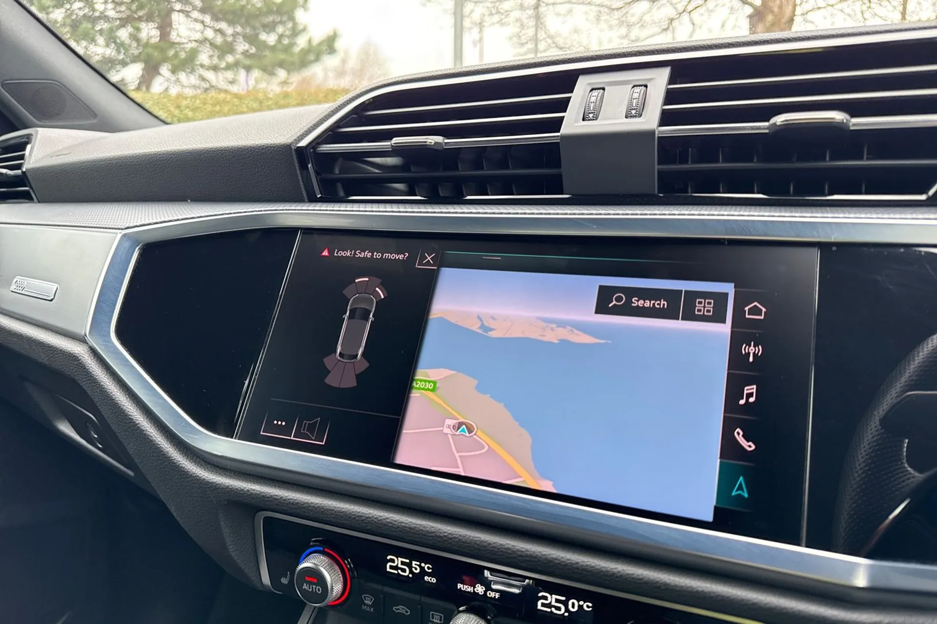 Audi Q3 thumbnail image number 27